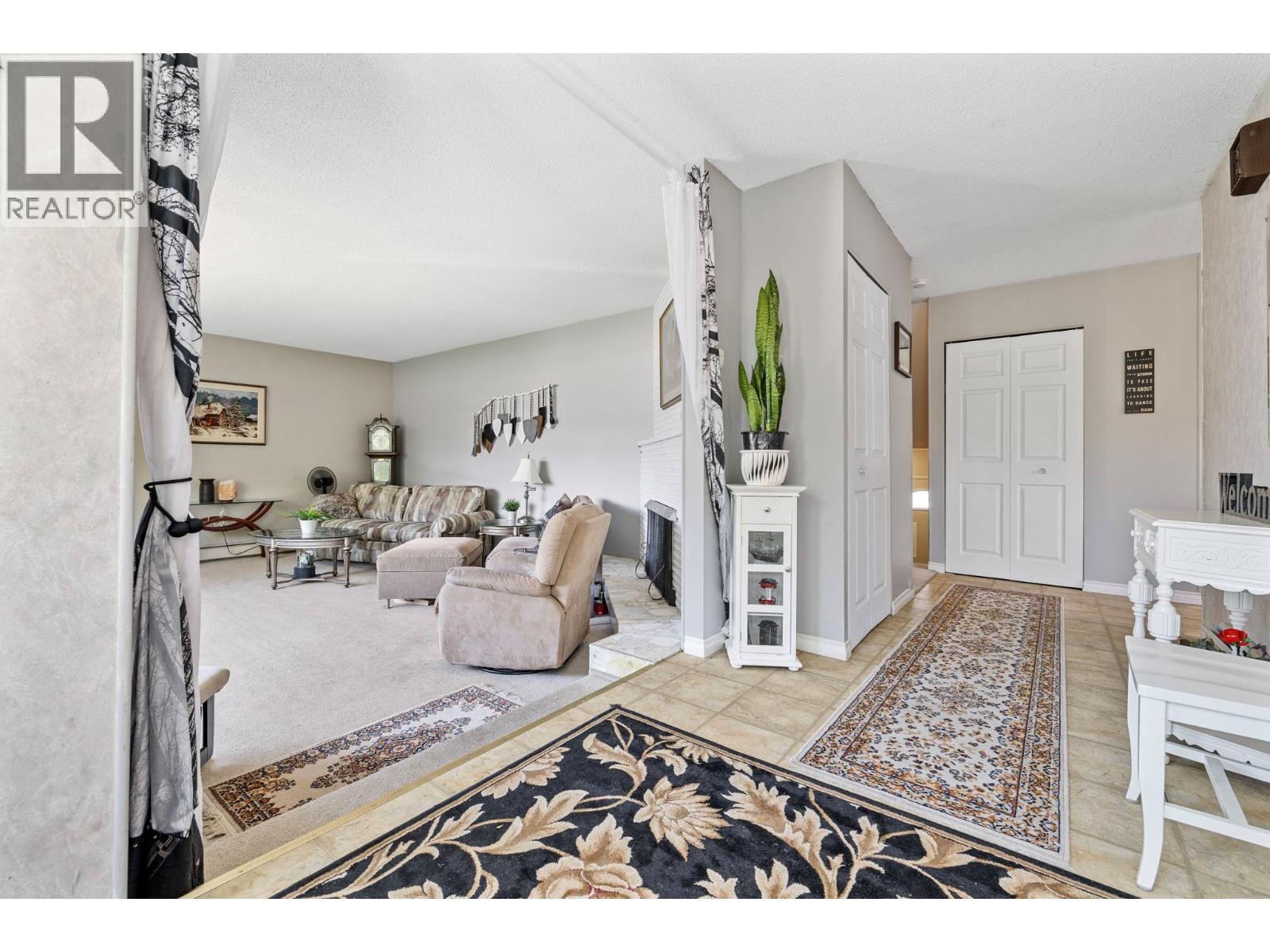 660 Sparrow Road, Kelowna, British Columbia  V1X 4E1 - Photo 3 - 10385354