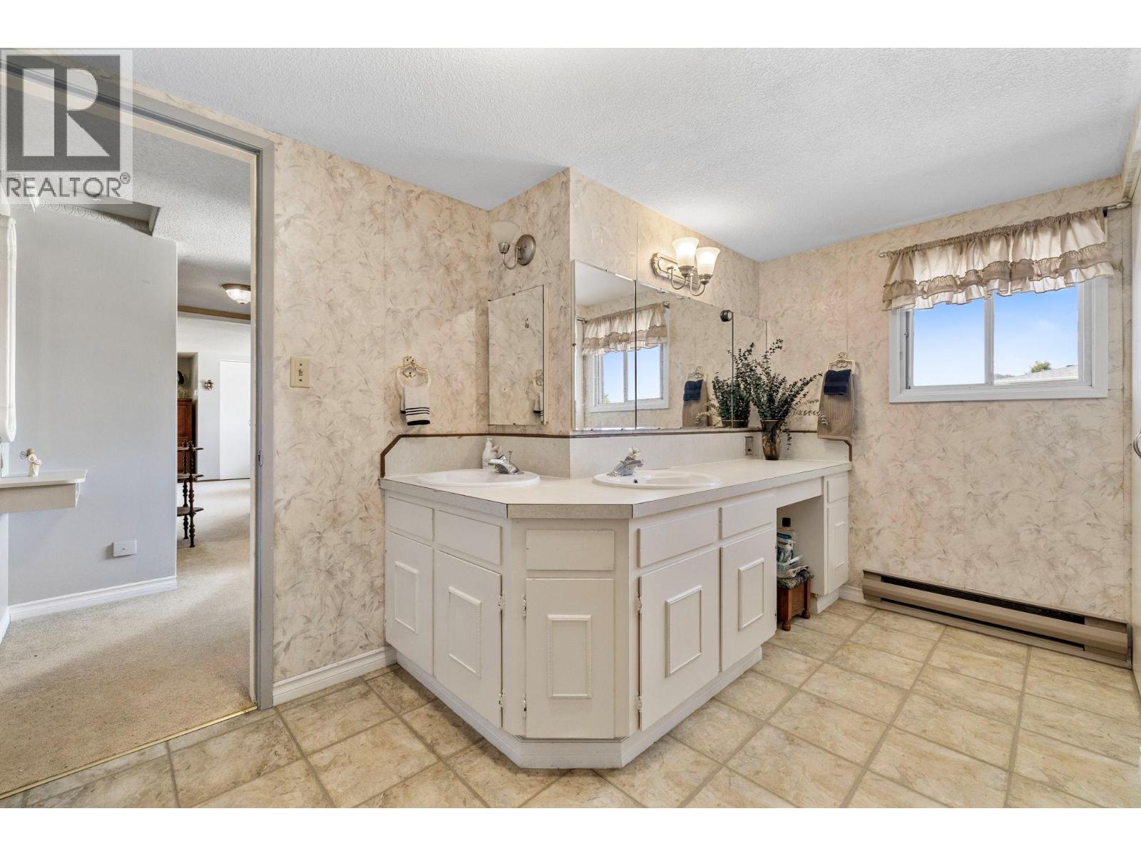 660 Sparrow Road, Kelowna, British Columbia  V1X 4E1 - Photo 35 - 10385354