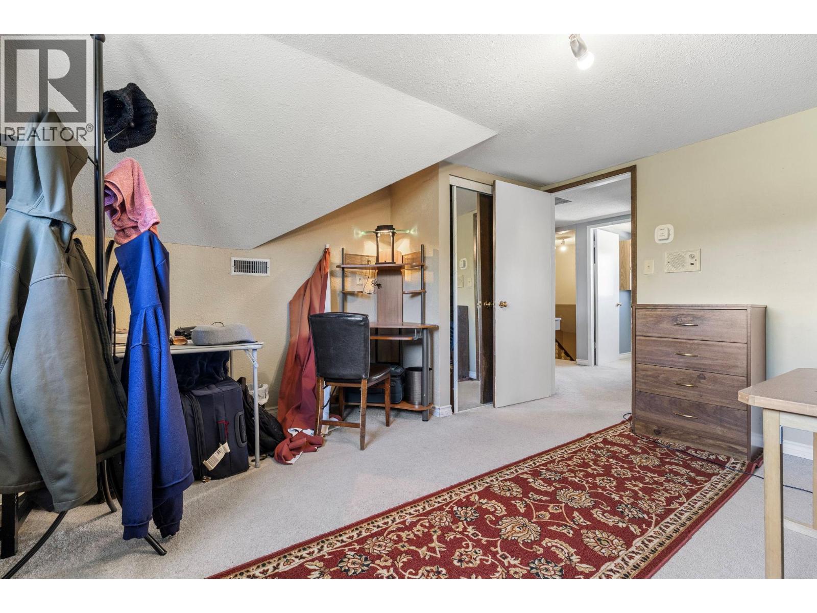 660 Sparrow Road, Kelowna, British Columbia  V1X 4E1 - Photo 37 - 10385354