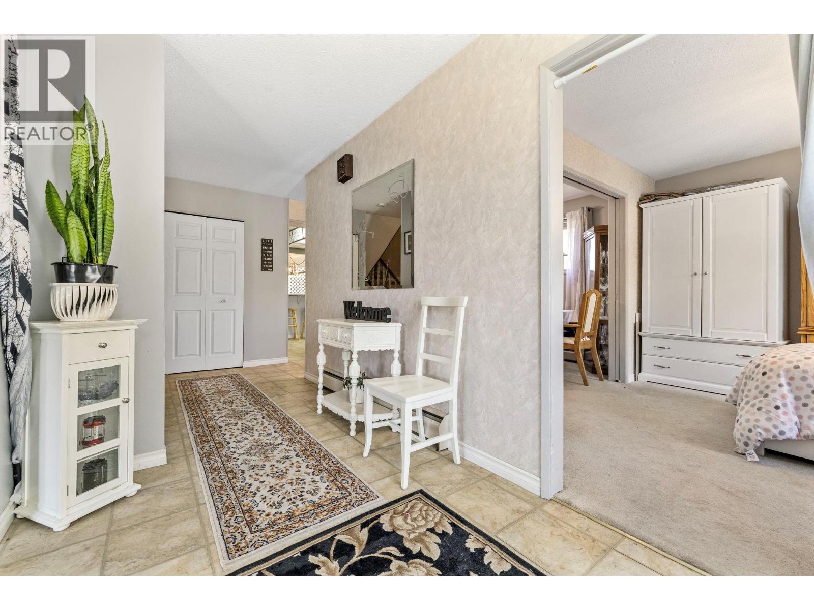 660 Sparrow Road, Kelowna, British Columbia  V1X 4E1 - Photo 4 - 10385354