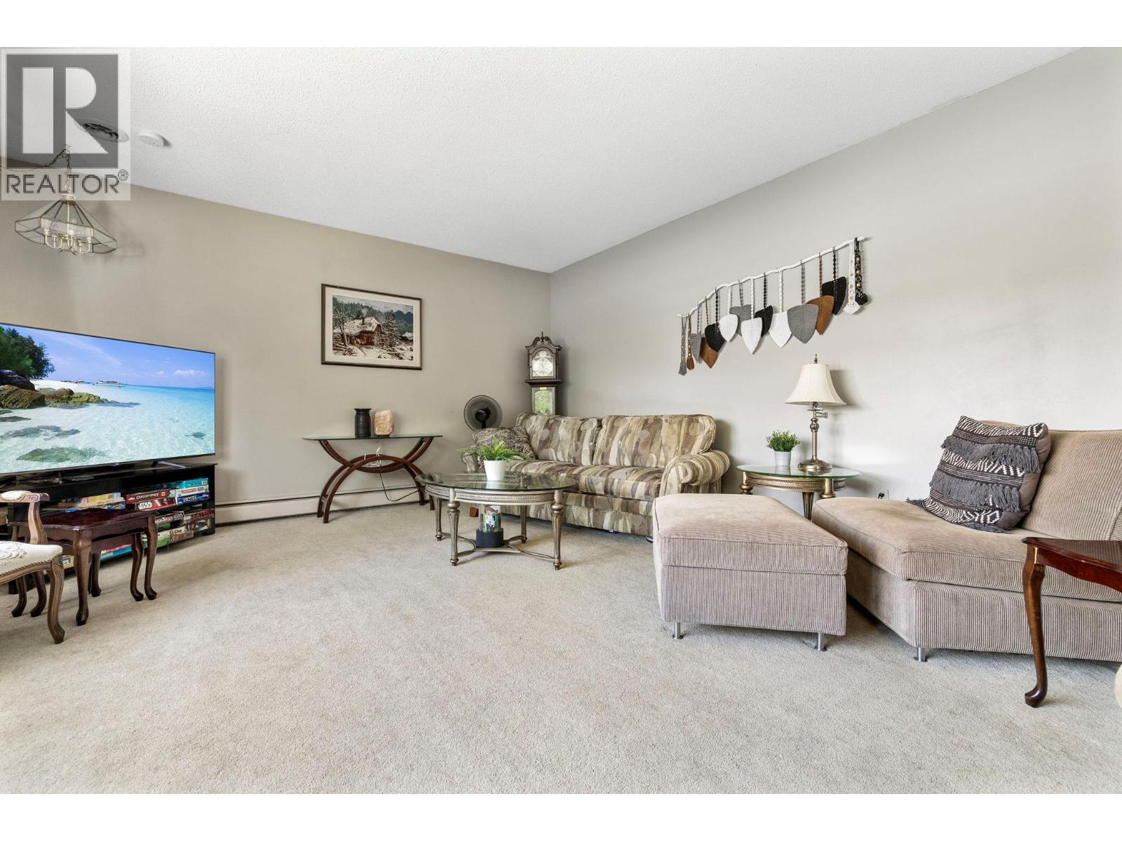 660 Sparrow Road, Kelowna, British Columbia  V1X 4E1 - Photo 5 - 10385354