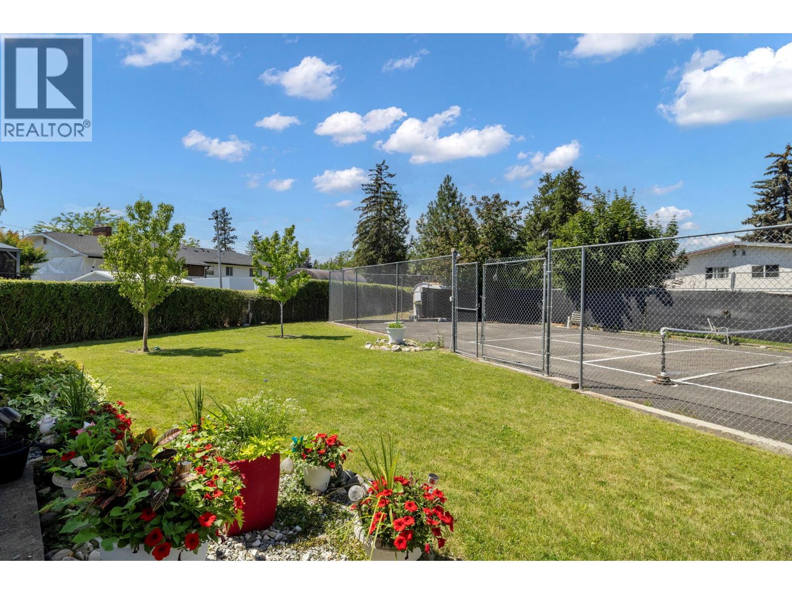 660 Sparrow Road, Kelowna, British Columbia  V1X 4E1 - Photo 54 - 10385354