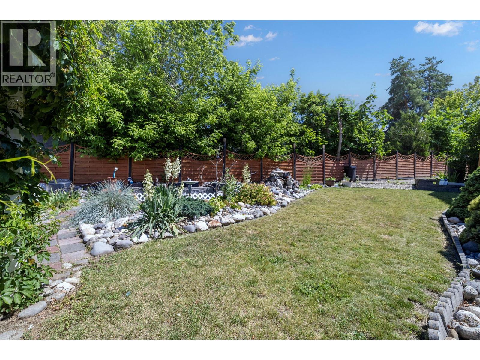 660 Sparrow Road, Kelowna, British Columbia  V1X 4E1 - Photo 60 - 10385354