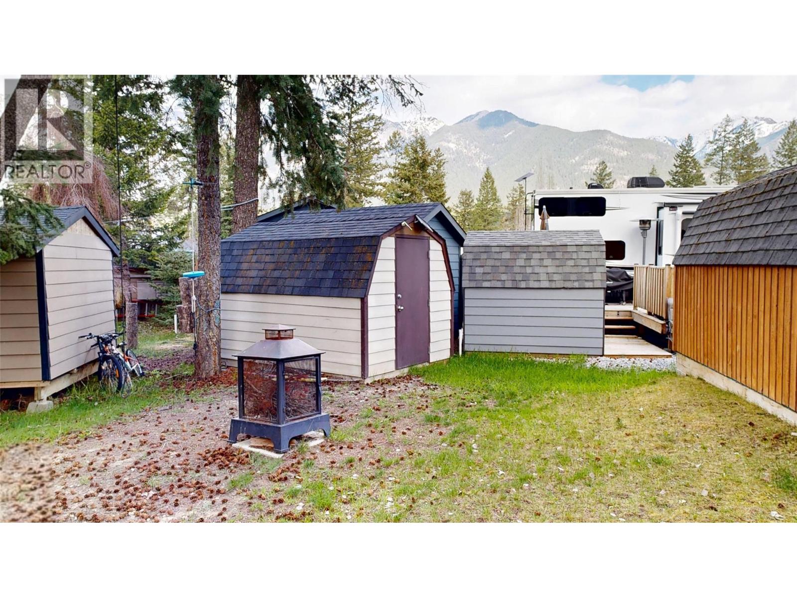 4868 Riverview Drive Unit# 100, Edgewater, British Columbia  V0A 1E0 - Photo 7 - 10385480