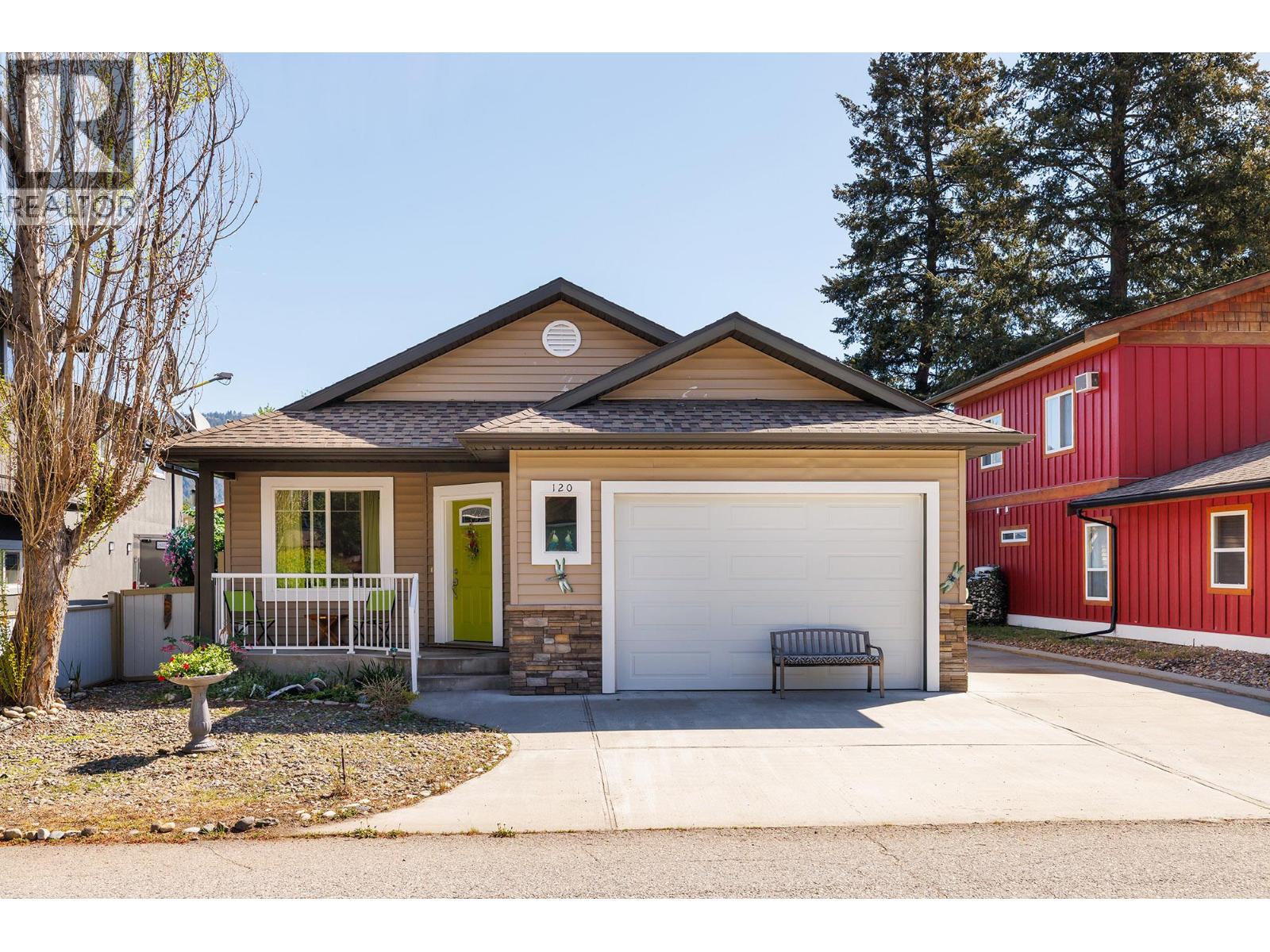 120 Deer Street, Vernon, British Columbia  V1H 2A1 - Photo 1 - 10384596