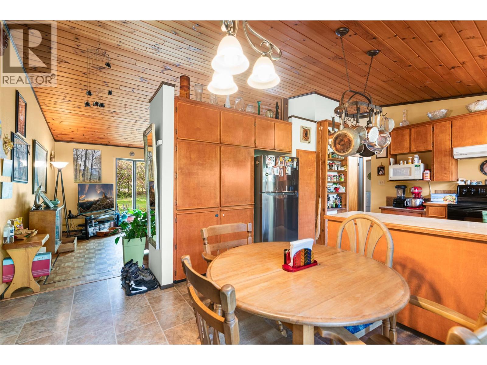 16324 Bowe Road, Crawford Bay, British Columbia  V0B 1E0 - Photo 13 - 10385475