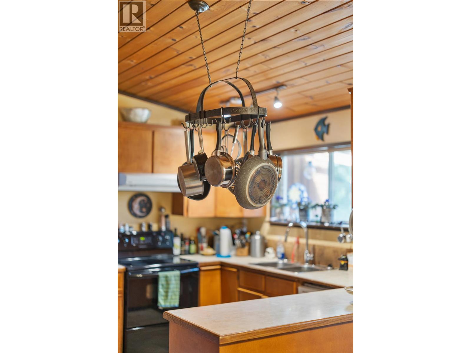 16324 Bowe Road, Crawford Bay, British Columbia  V0B 1E0 - Photo 16 - 10385475