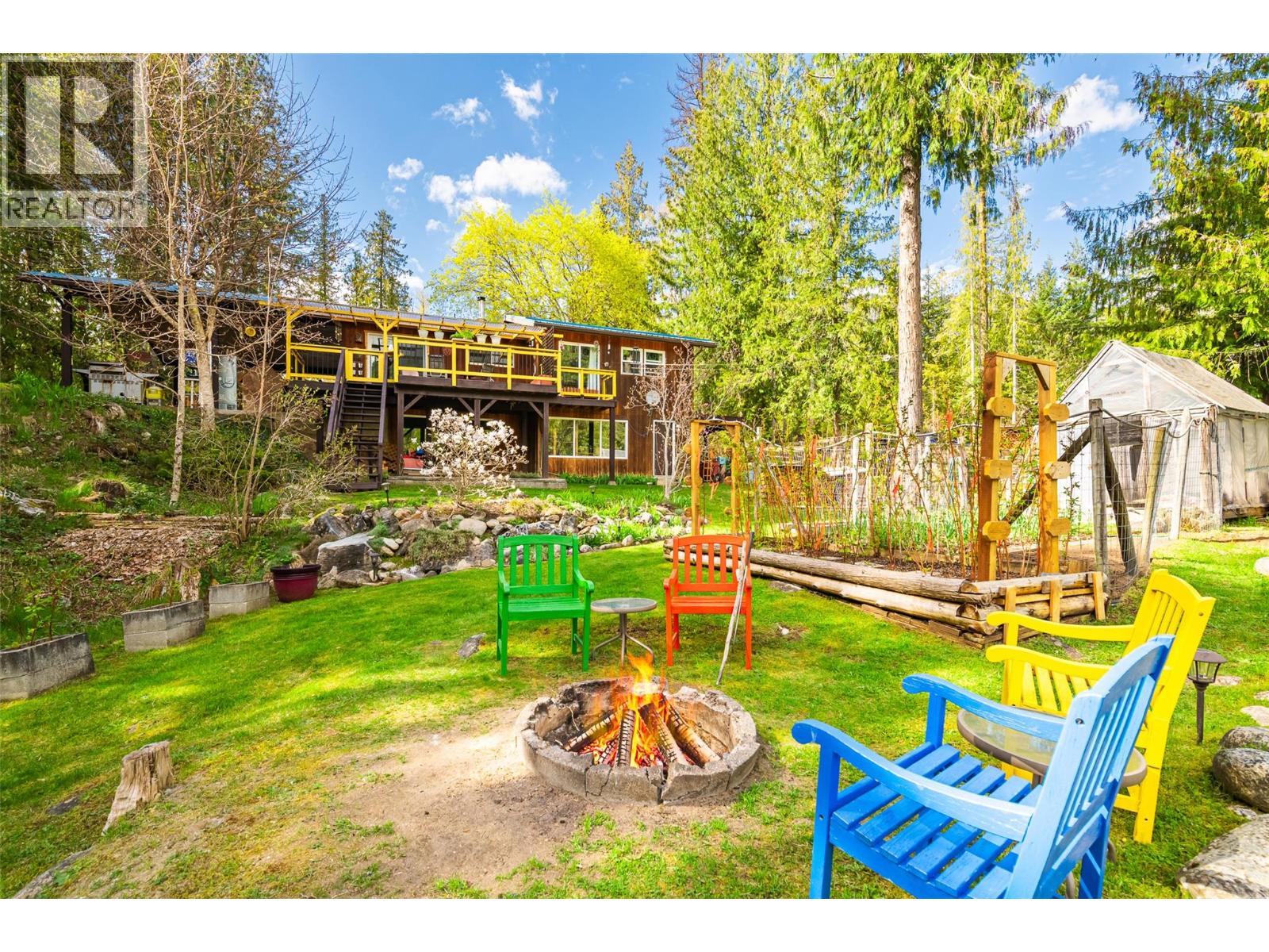 16324 Bowe Road, Crawford Bay, British Columbia  V0B 1E0 - Photo 3 - 10385475
