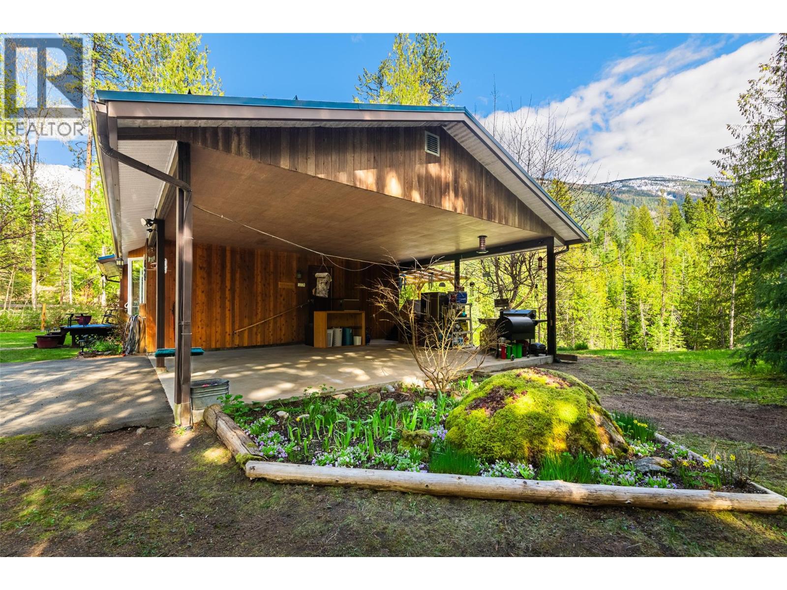 16324 Bowe Road, Crawford Bay, British Columbia  V0B 1E0 - Photo 33 - 10385475