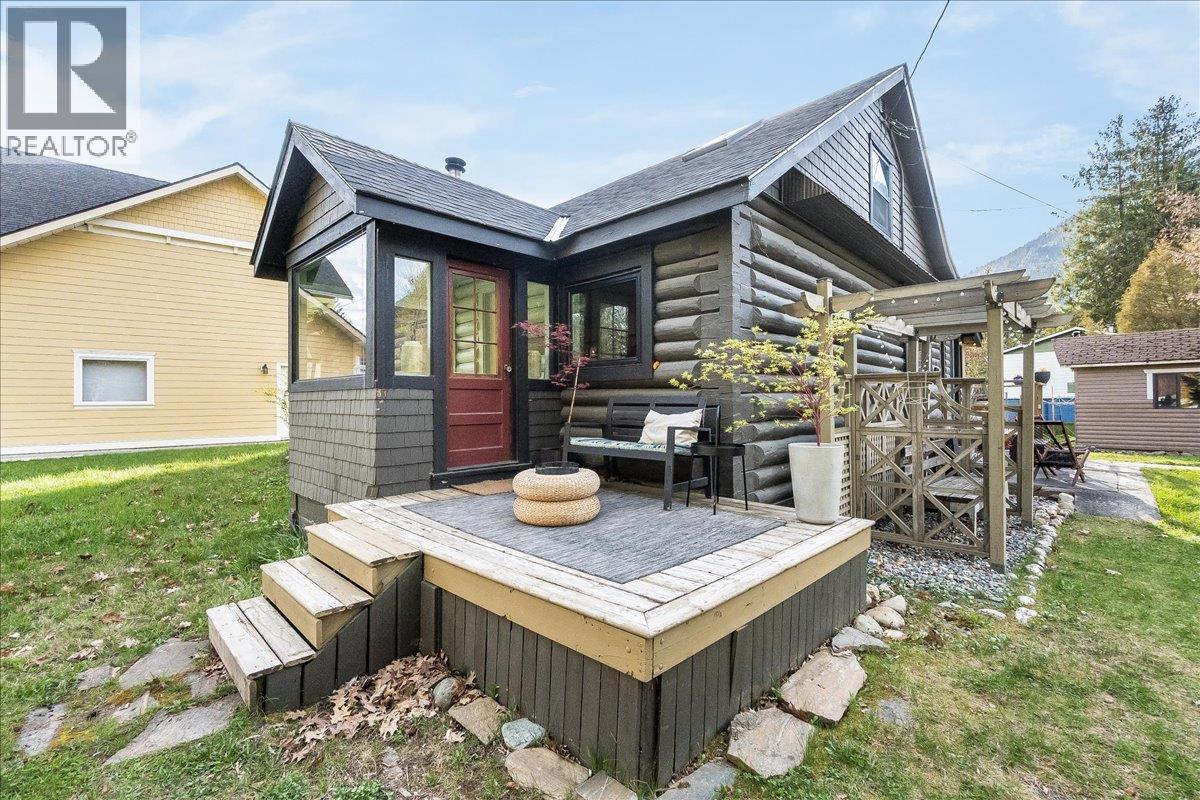 505 6th Street, Kaslo, British Columbia  V0G 1M0 - Photo 12 - 10384017