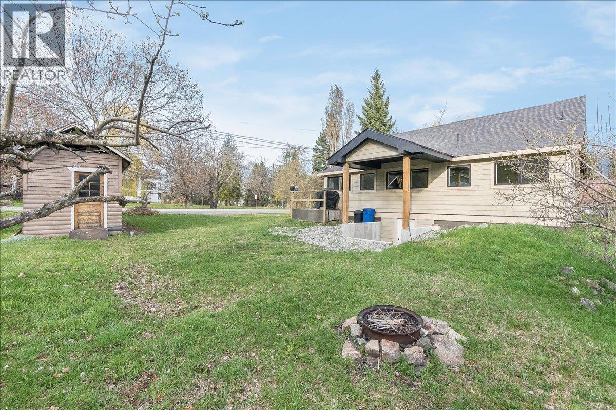 505 6th Street, Kaslo, British Columbia  V0G 1M0 - Photo 7 - 10384017