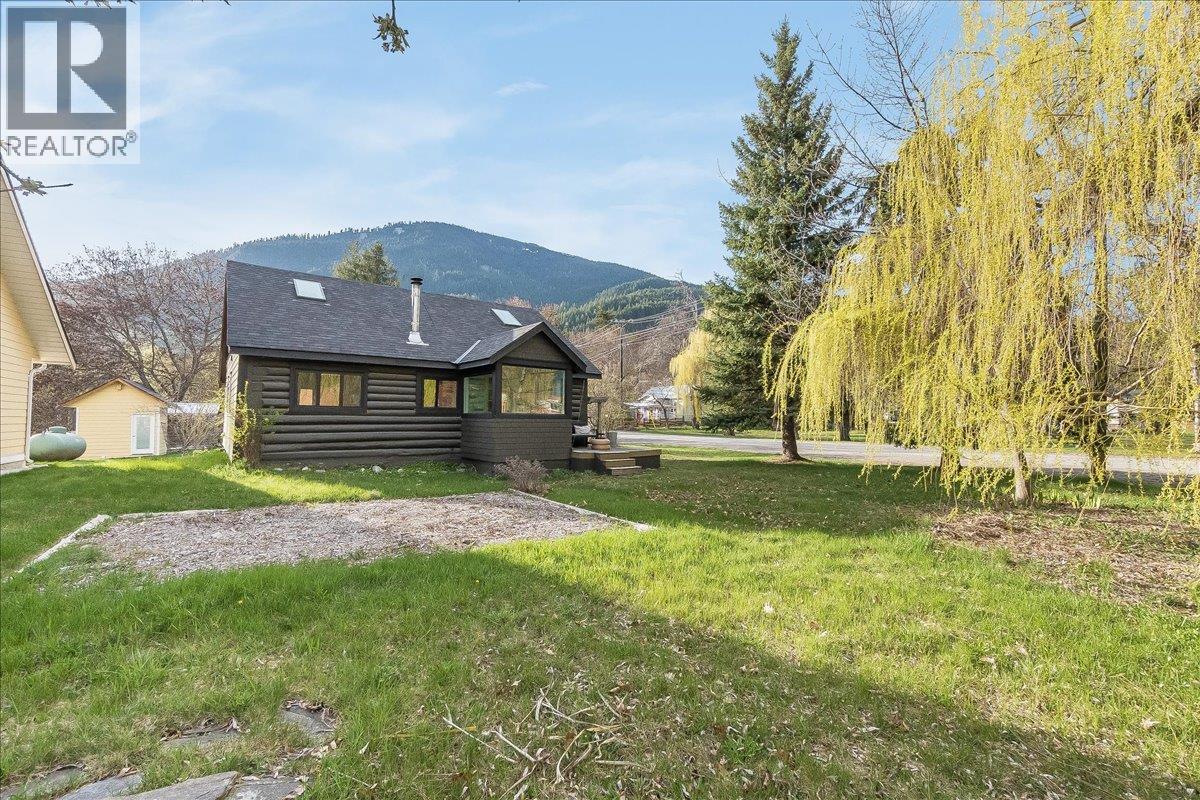 505 6th Street, Kaslo, British Columbia  V0G 1M0 - Photo 8 - 10384017