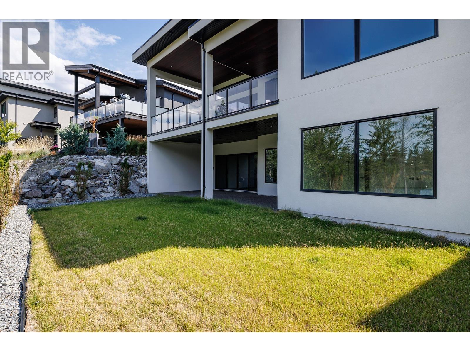 10274 Beacon Hill Drive, Lake Country, British Columbia  V4V 0A9 - Photo 35 - 10385665