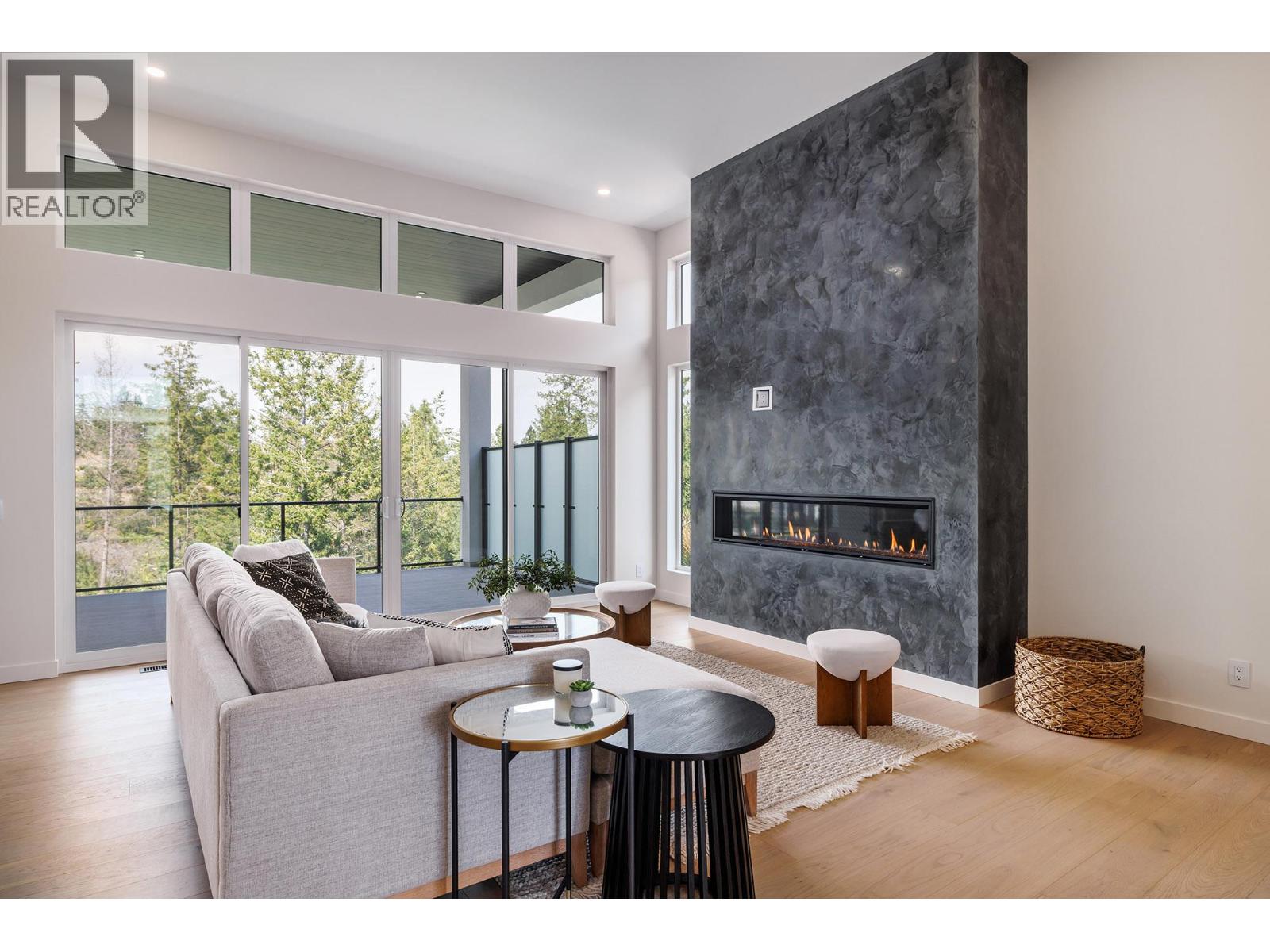 10274 Beacon Hill Drive, Lake Country, British Columbia  V4V 0A9 - Photo 4 - 10385665
