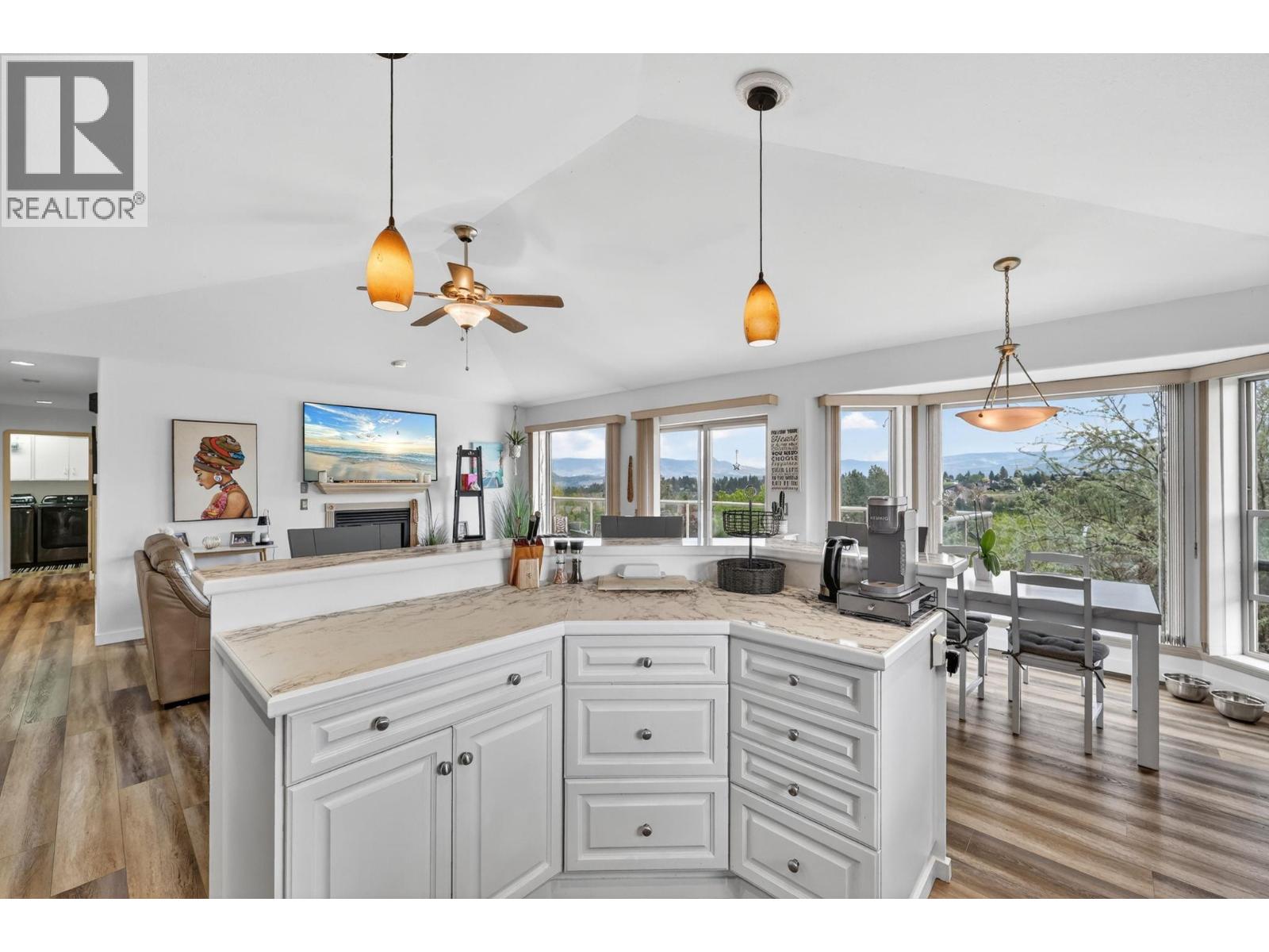 2110 Horizon Drive, West Kelowna, British Columbia  V1Z 3Y5 - Photo 17 - 10385621