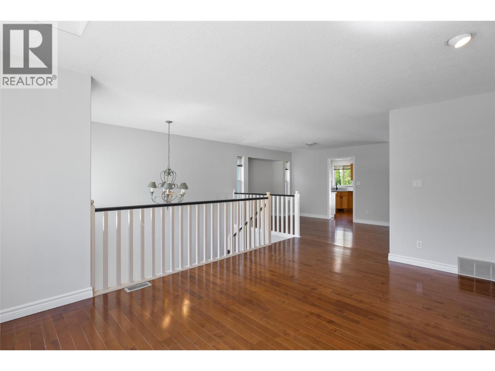 3702 Overlander Drive, Kamloops, British Columbia  V2B 8M4 - Photo 11 - 10385605