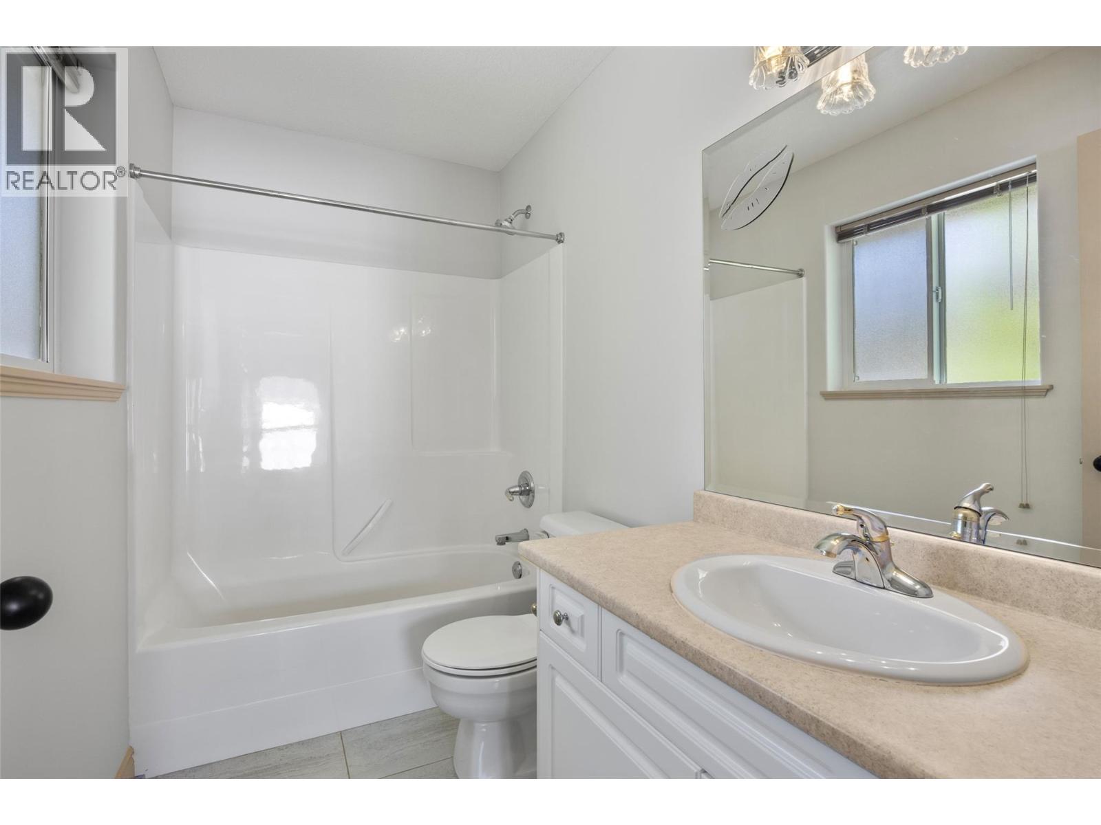 3702 Overlander Drive, Kamloops, British Columbia  V2B 8M4 - Photo 14 - 10385605