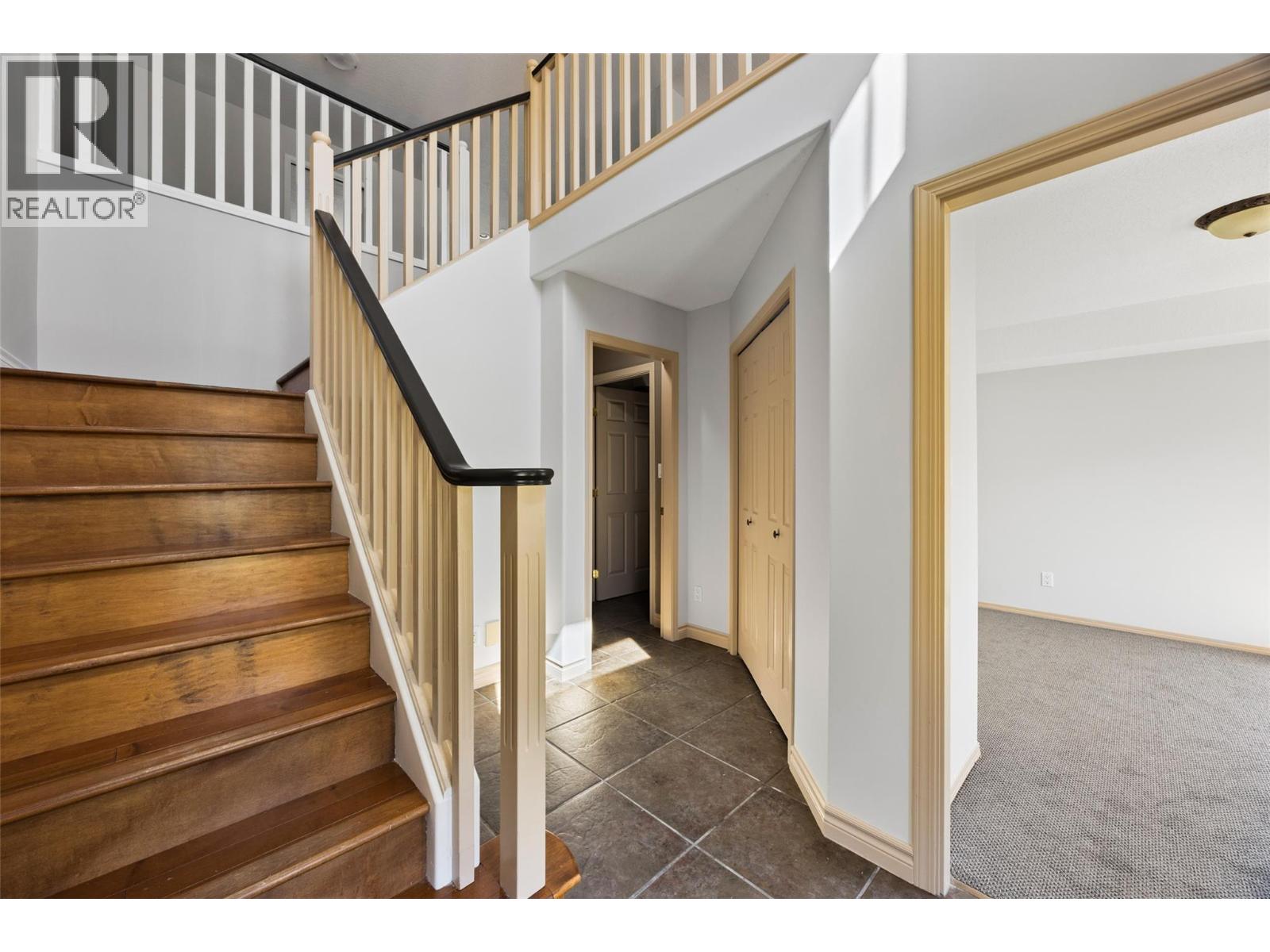 3702 Overlander Drive, Kamloops, British Columbia  V2B 8M4 - Photo 2 - 10385605