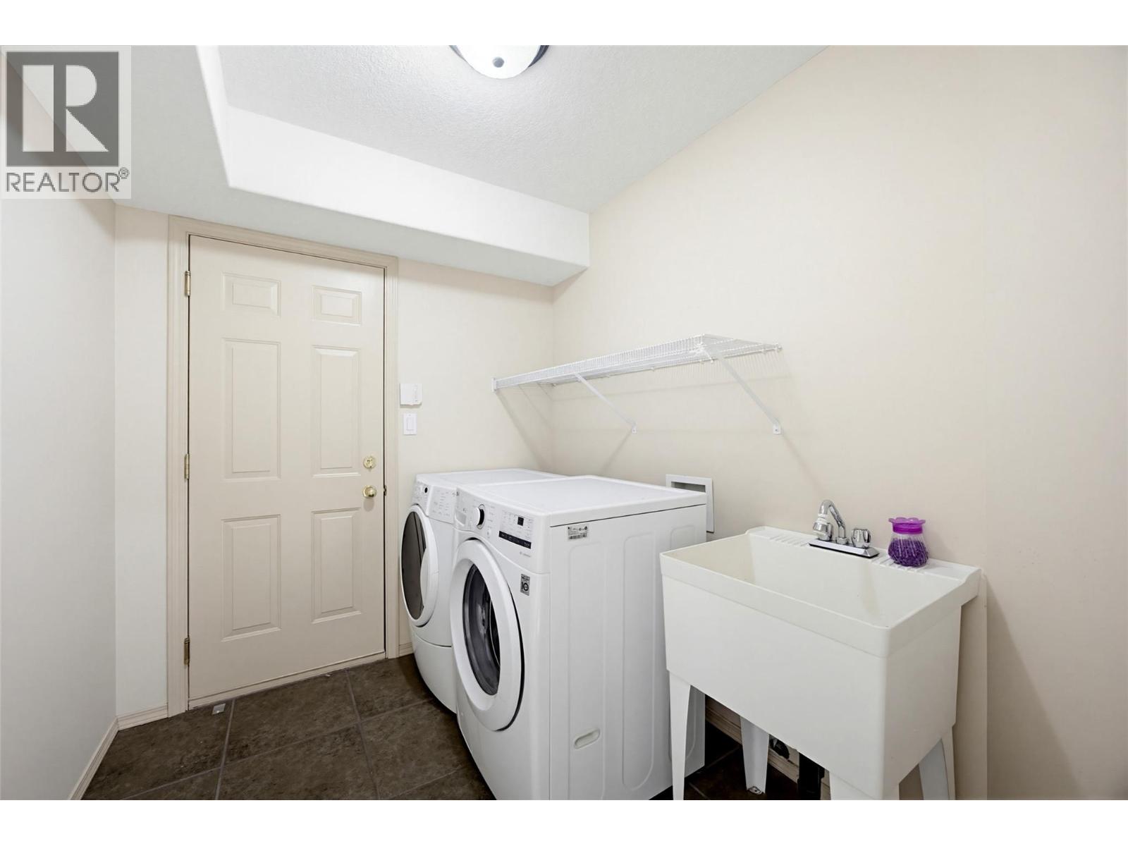 3702 Overlander Drive, Kamloops, British Columbia  V2B 8M4 - Photo 21 - 10385605