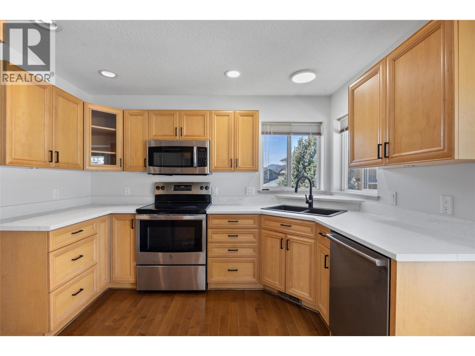 3702 Overlander Drive, Kamloops, British Columbia  V2B 8M4 - Photo 6 - 10385605