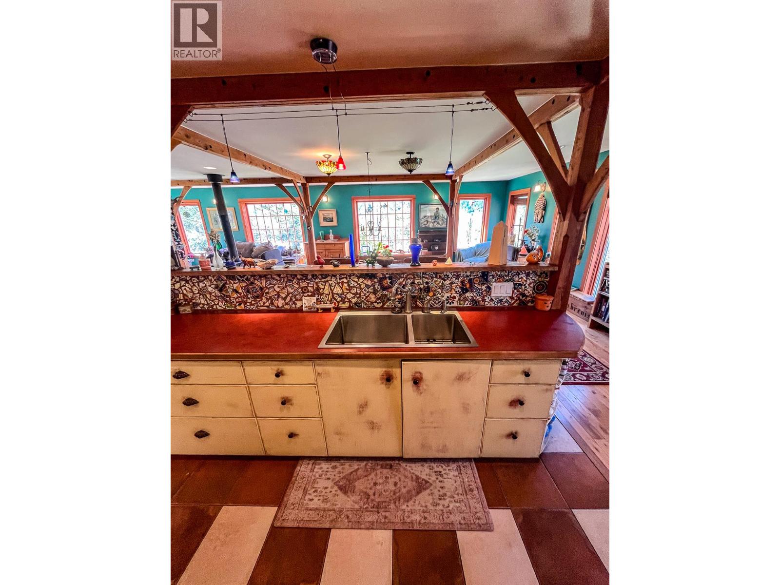 395 Boven Road, Nelson, British Columbia  V1L 6J1 - Photo 13 - 10385419