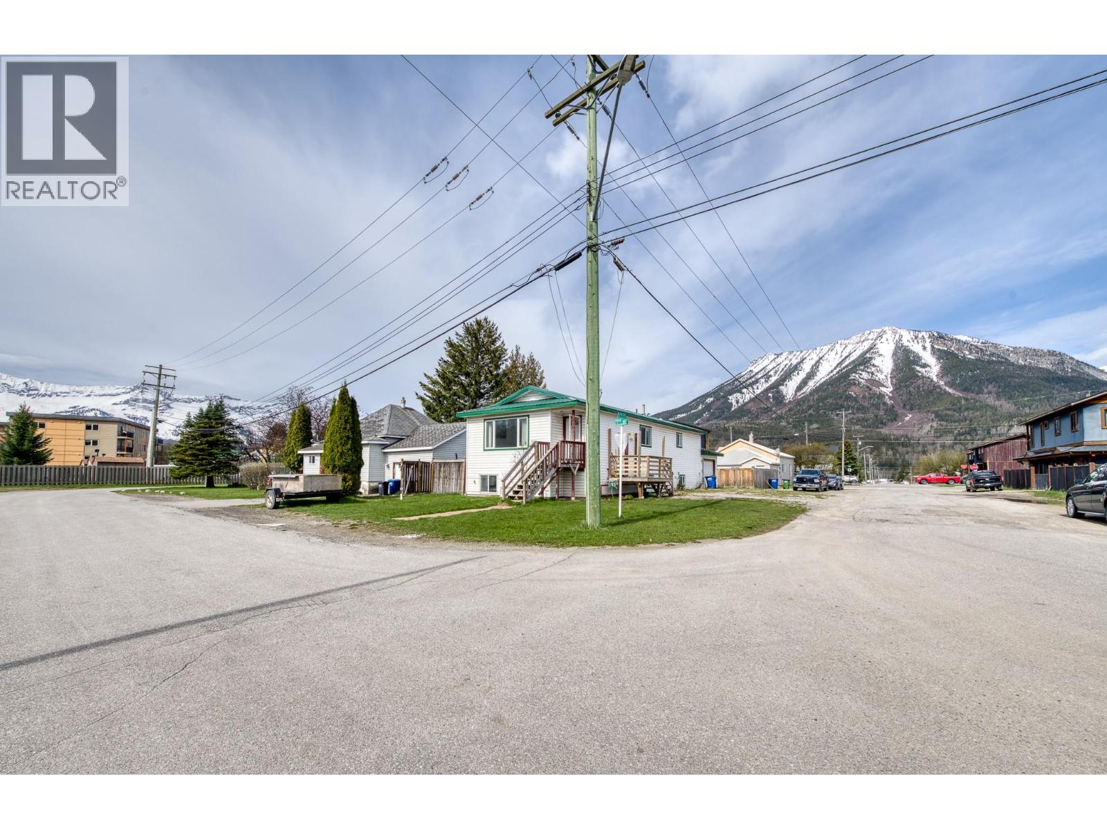1191 1st Avenue, Fernie, British Columbia  V0B 1M0 - Photo 33 - 10383613