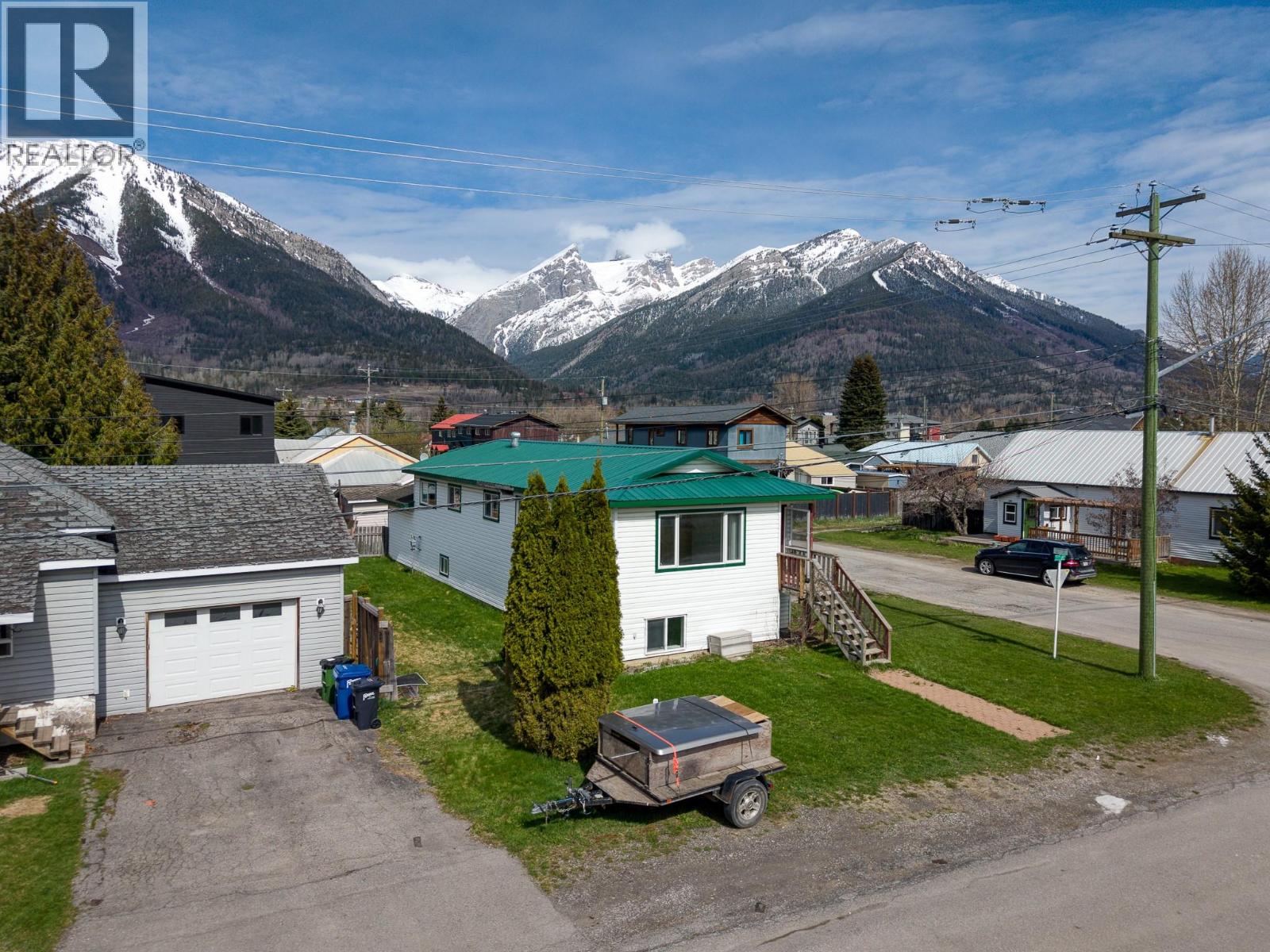 1191 1st Avenue, Fernie, British Columbia  V0B 1M0 - Photo 55 - 10383613