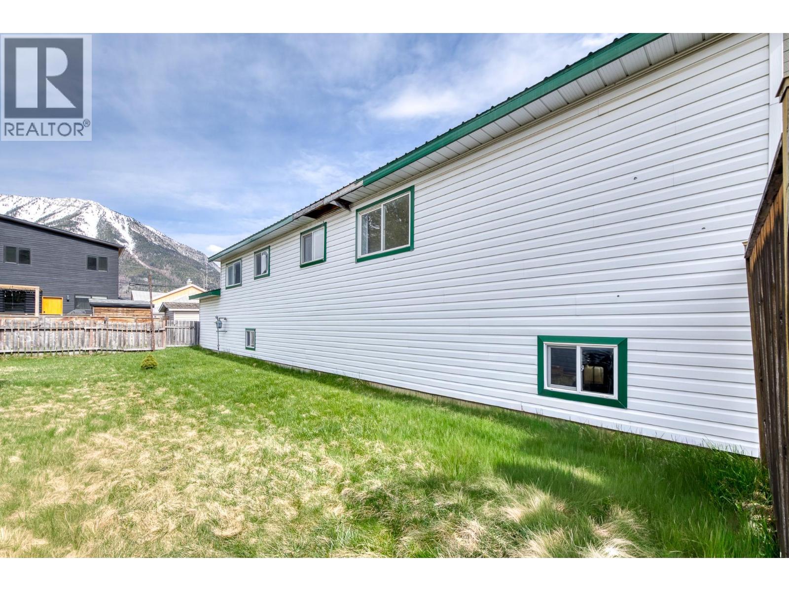 1191 1st Avenue, Fernie, British Columbia  V0B 1M0 - Photo 6 - 10383613