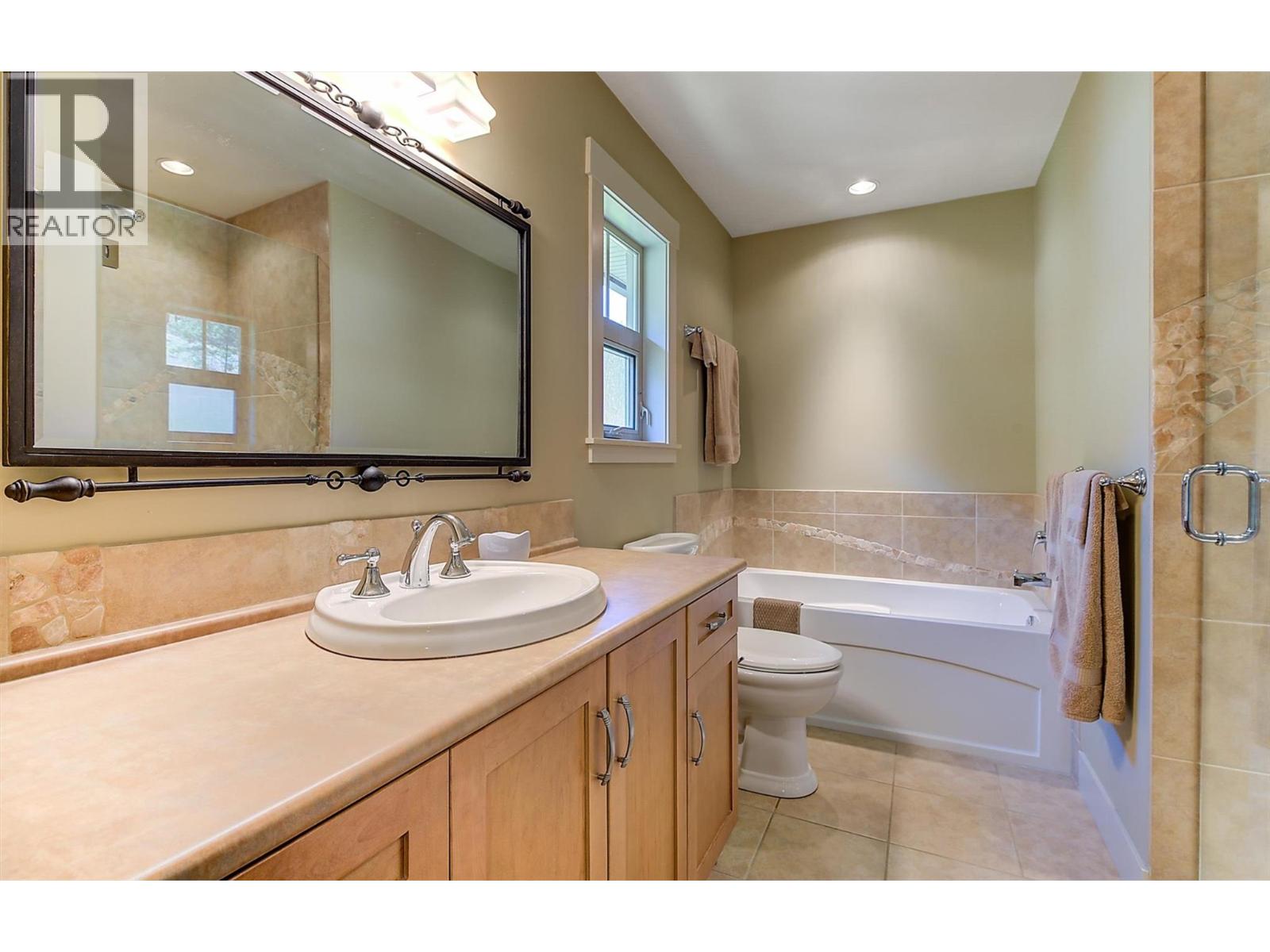 4356 Beach Avenue Unit# 6, Peachland, British Columbia  V0H 1X6 - Photo 29 - 10385322