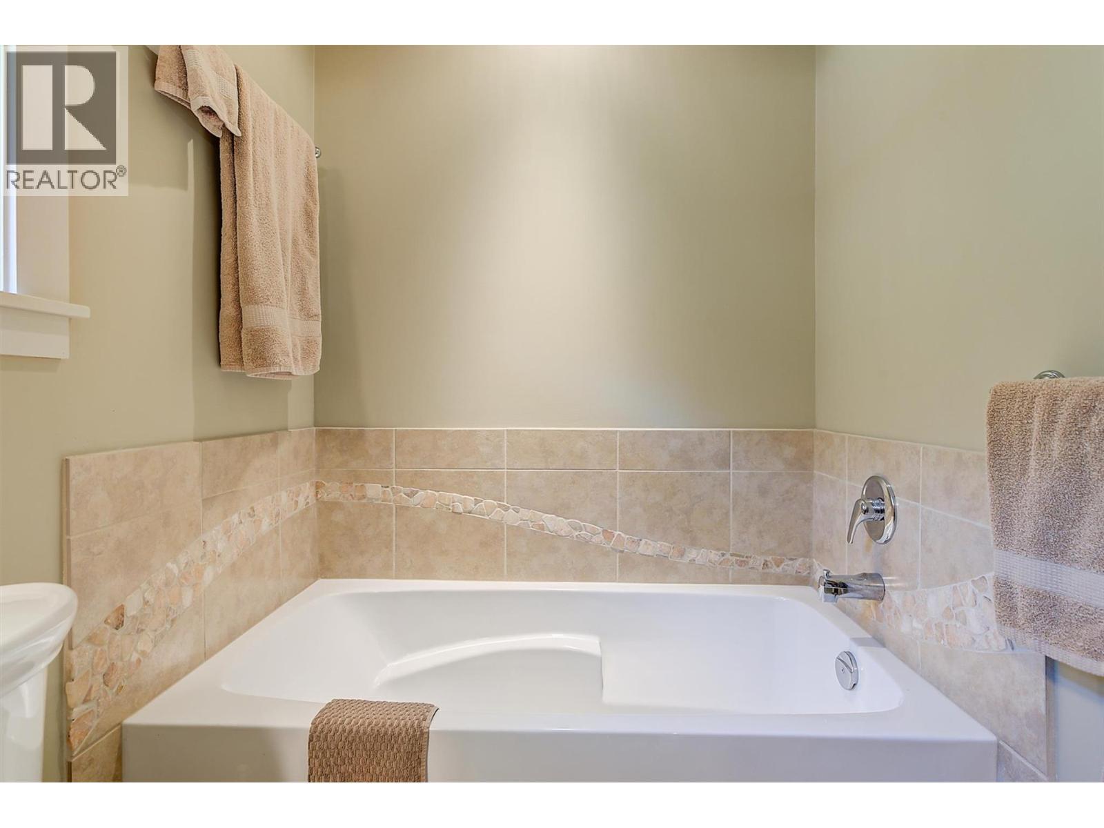 4356 Beach Avenue Unit# 6, Peachland, British Columbia  V0H 1X6 - Photo 30 - 10385322
