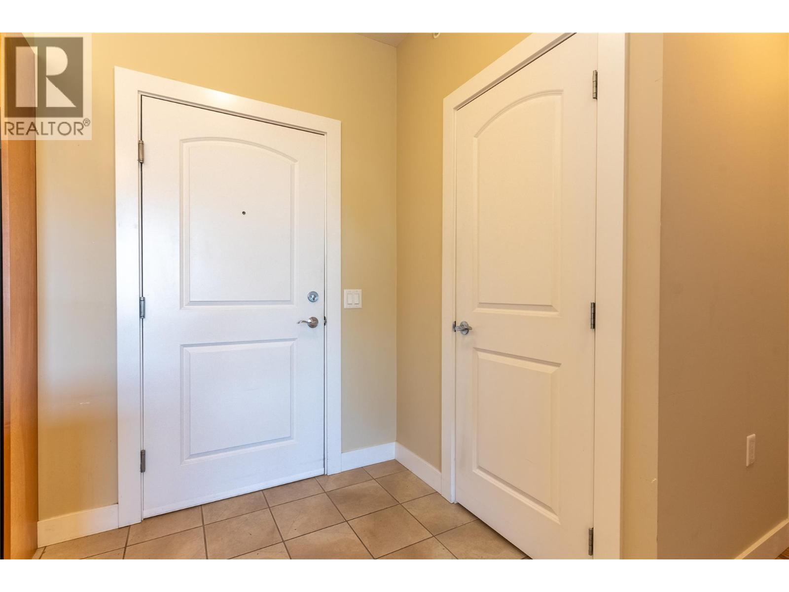 755 Mayfair Street Unit# 421, Kamloops, British Columbia  V2B 5L7 - Photo 2 - 10385442