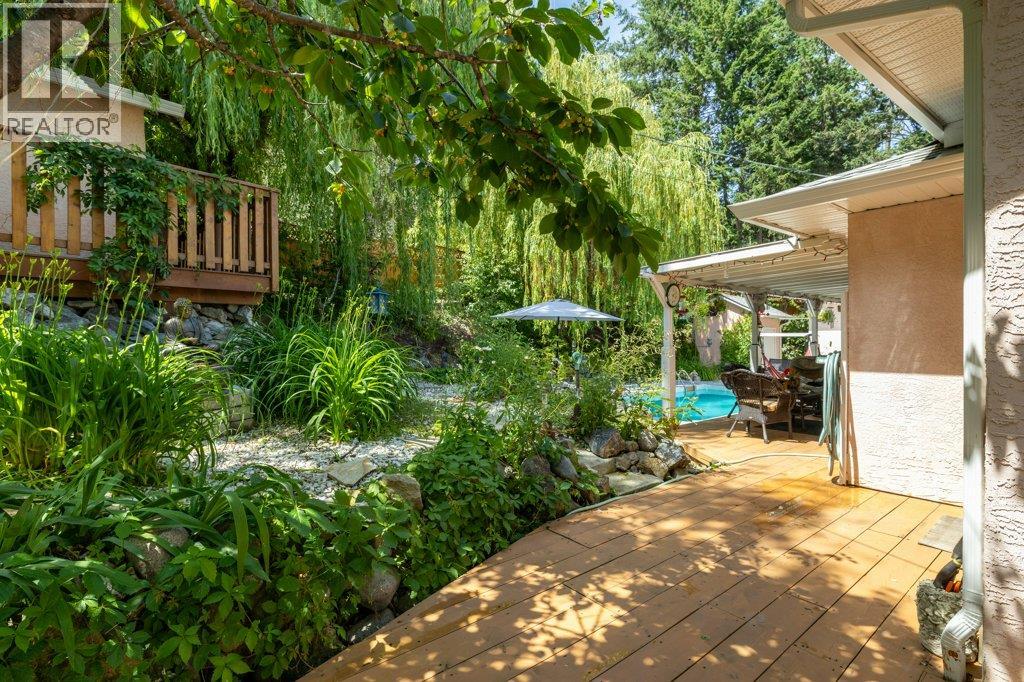 10724 Pinecrest Road, Vernon, British Columbia  V1H 2C1 - Photo 18 - 10384907