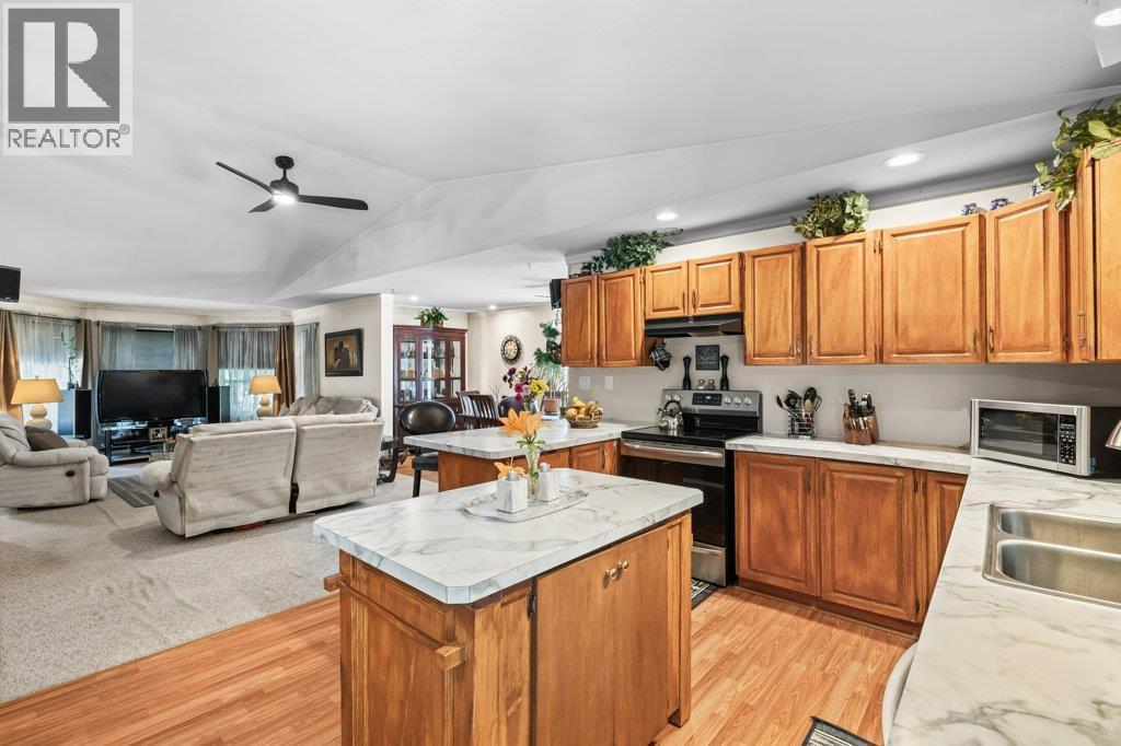 10724 Pinecrest Road, Vernon, British Columbia  V1H 2C1 - Photo 33 - 10384907