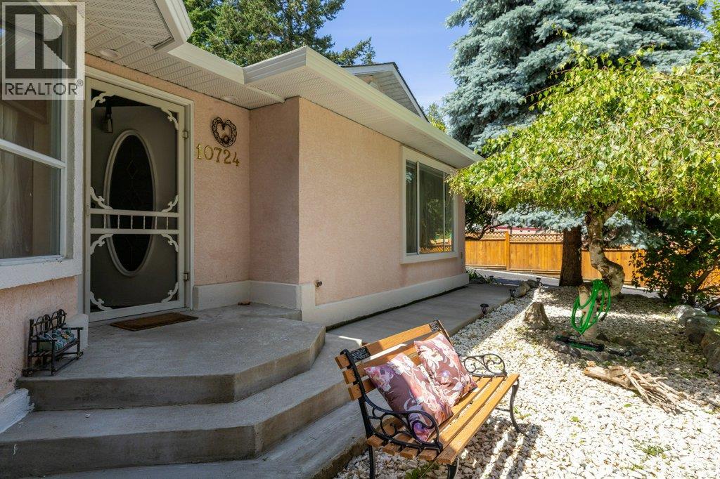 10724 Pinecrest Road, Vernon, British Columbia  V1H 2C1 - Photo 4 - 10384907