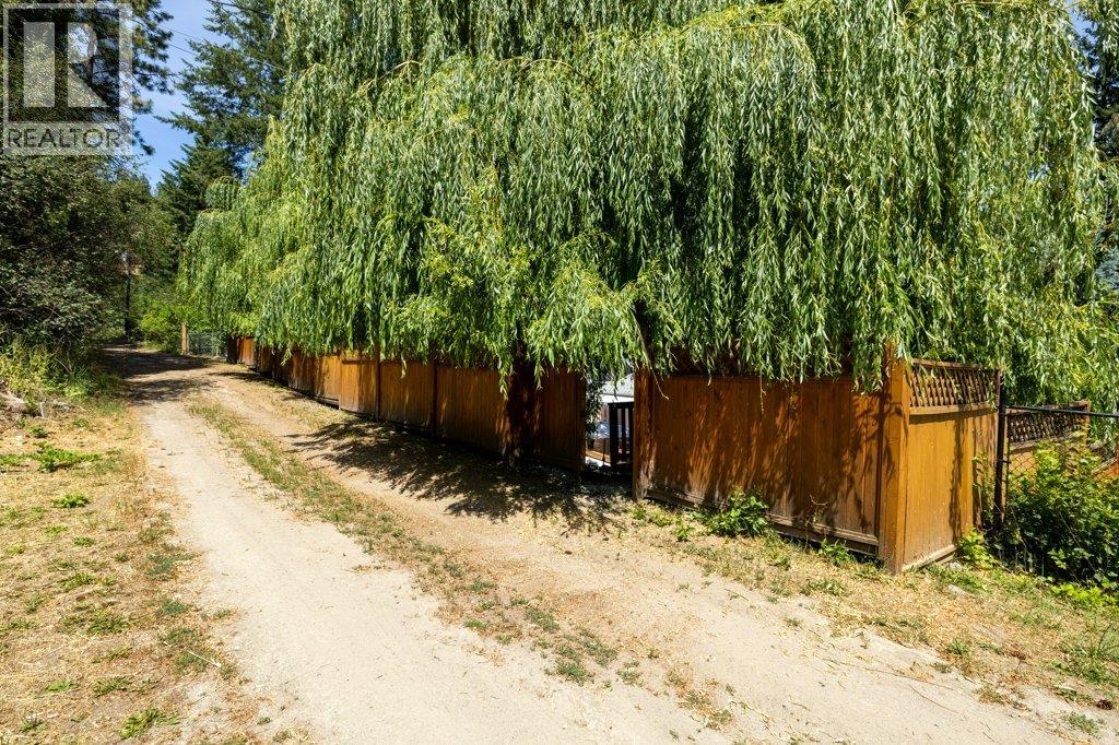 10724 Pinecrest Road, Vernon, British Columbia  V1H 2C1 - Photo 50 - 10384907