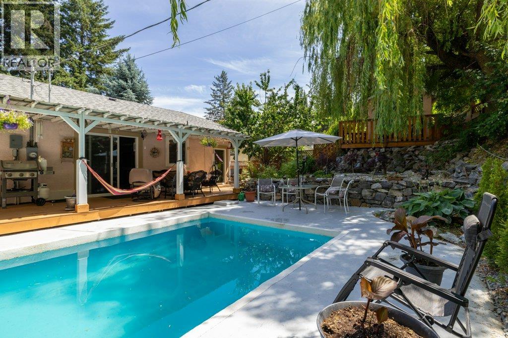 10724 Pinecrest Road, Vernon, British Columbia  V1H 2C1 - Photo 9 - 10384907