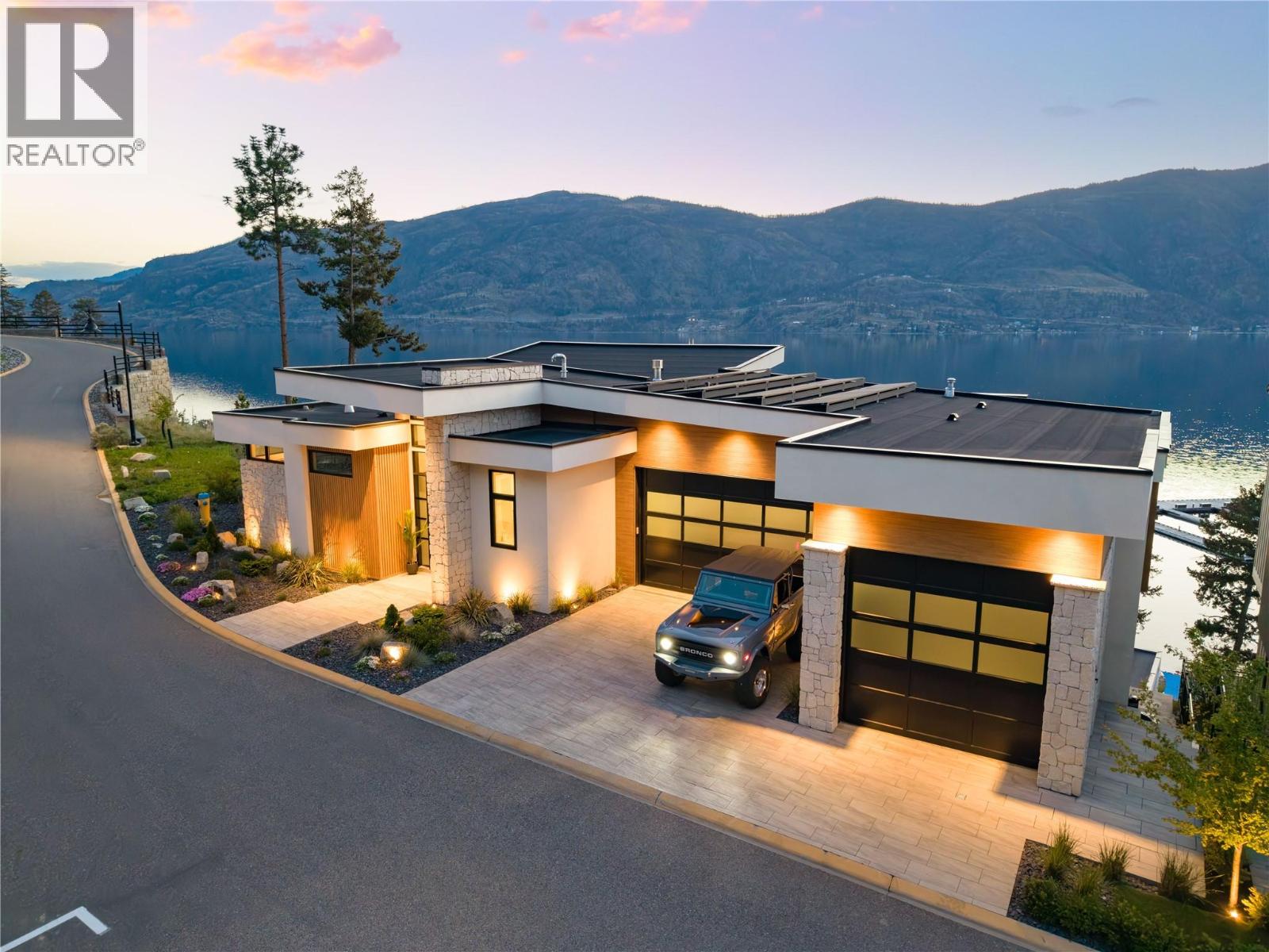 3442 Arrowroot Drive, Kelowna, British Columbia  V1V 3G2 - Photo 2 - 10385203