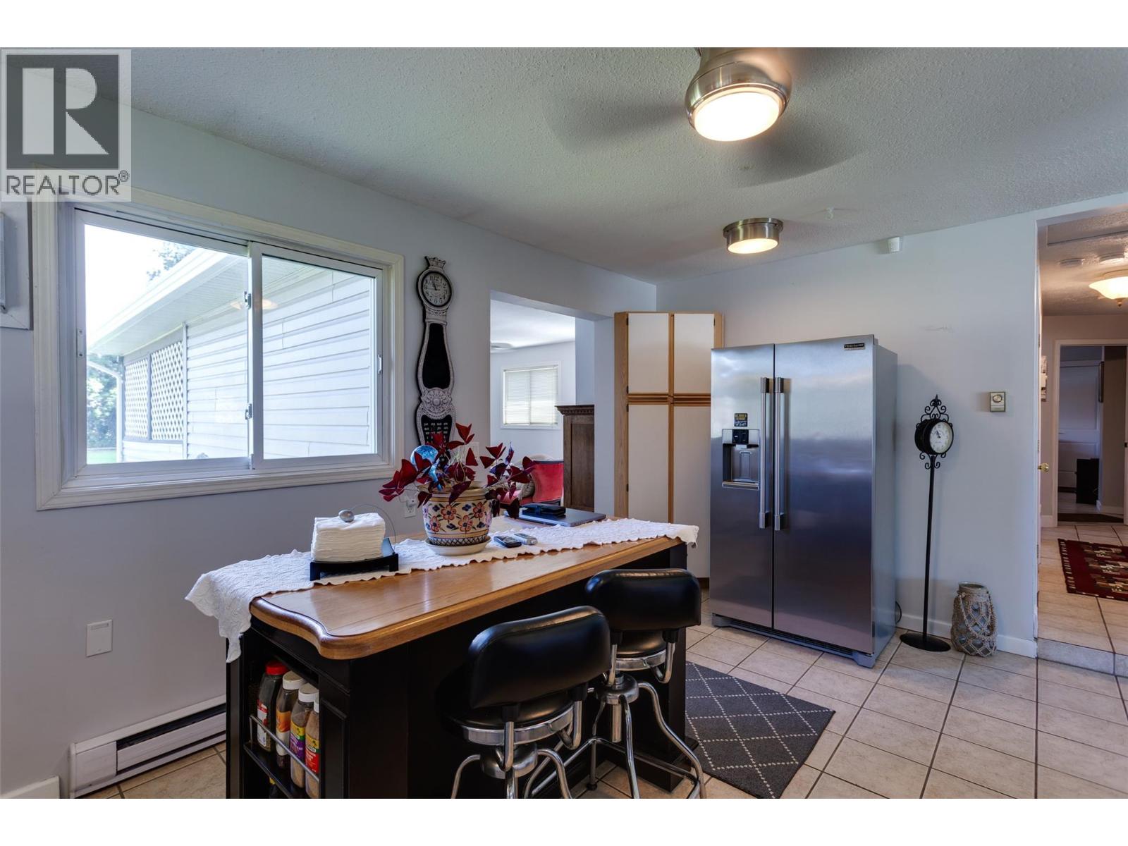 1490 Cornwall Road, Kelowna, British Columbia  V1X 1N9 - Photo 4 - 10385096