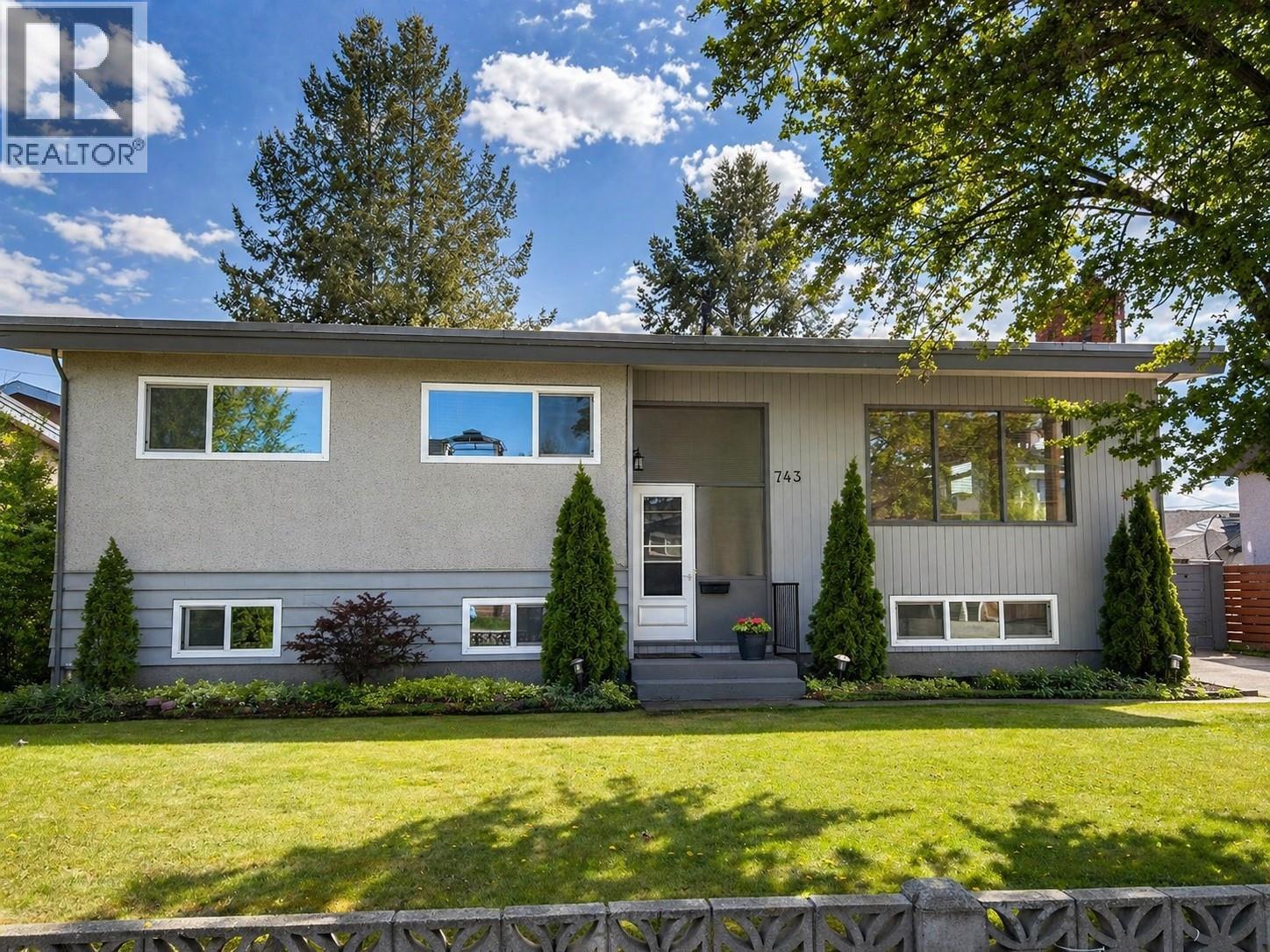 743 Kinnear Avenue, kelowna, British Columbia