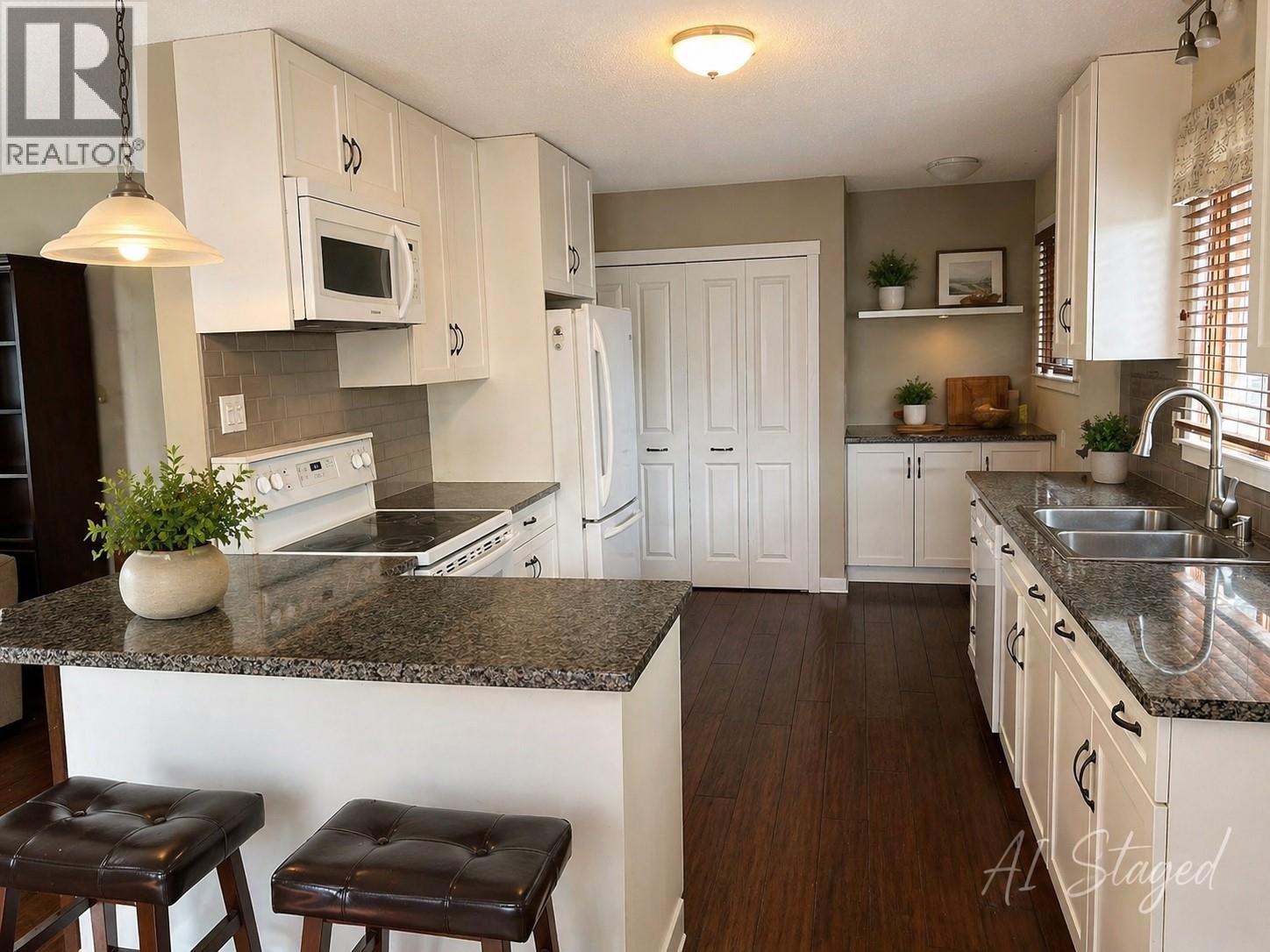 743 Kinnear Avenue, Kelowna, British Columbia  V1Y 5B2 - Photo 4 - 10380328