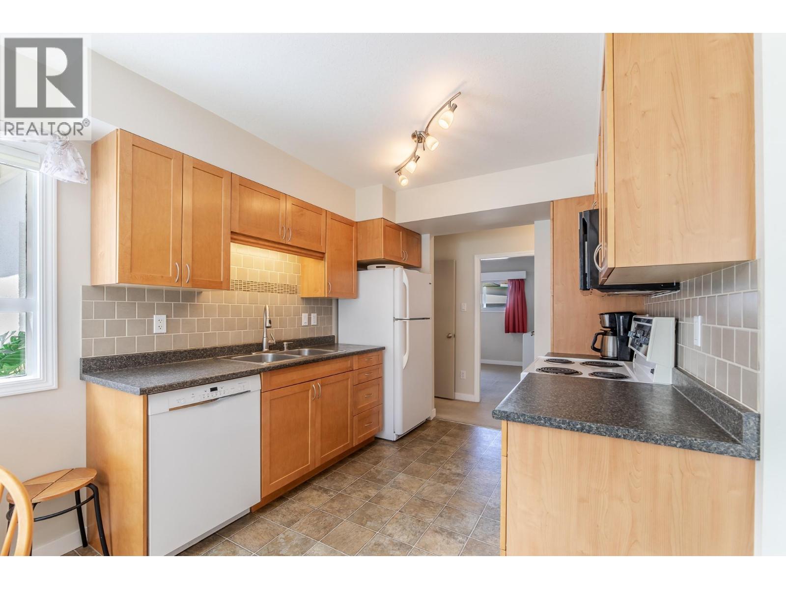 217 Lee Avenue, Penticton, British Columbia  V2A 3V9 - Photo 10 - 10385723