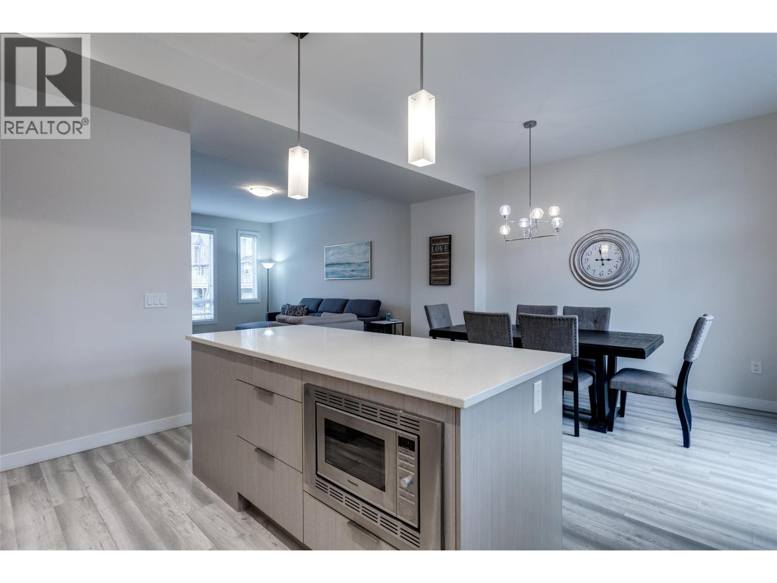 170 Celano Crescent Unit# 4, Kelowna, British Columbia  V1V 0B6 - Photo 6 - 10385616