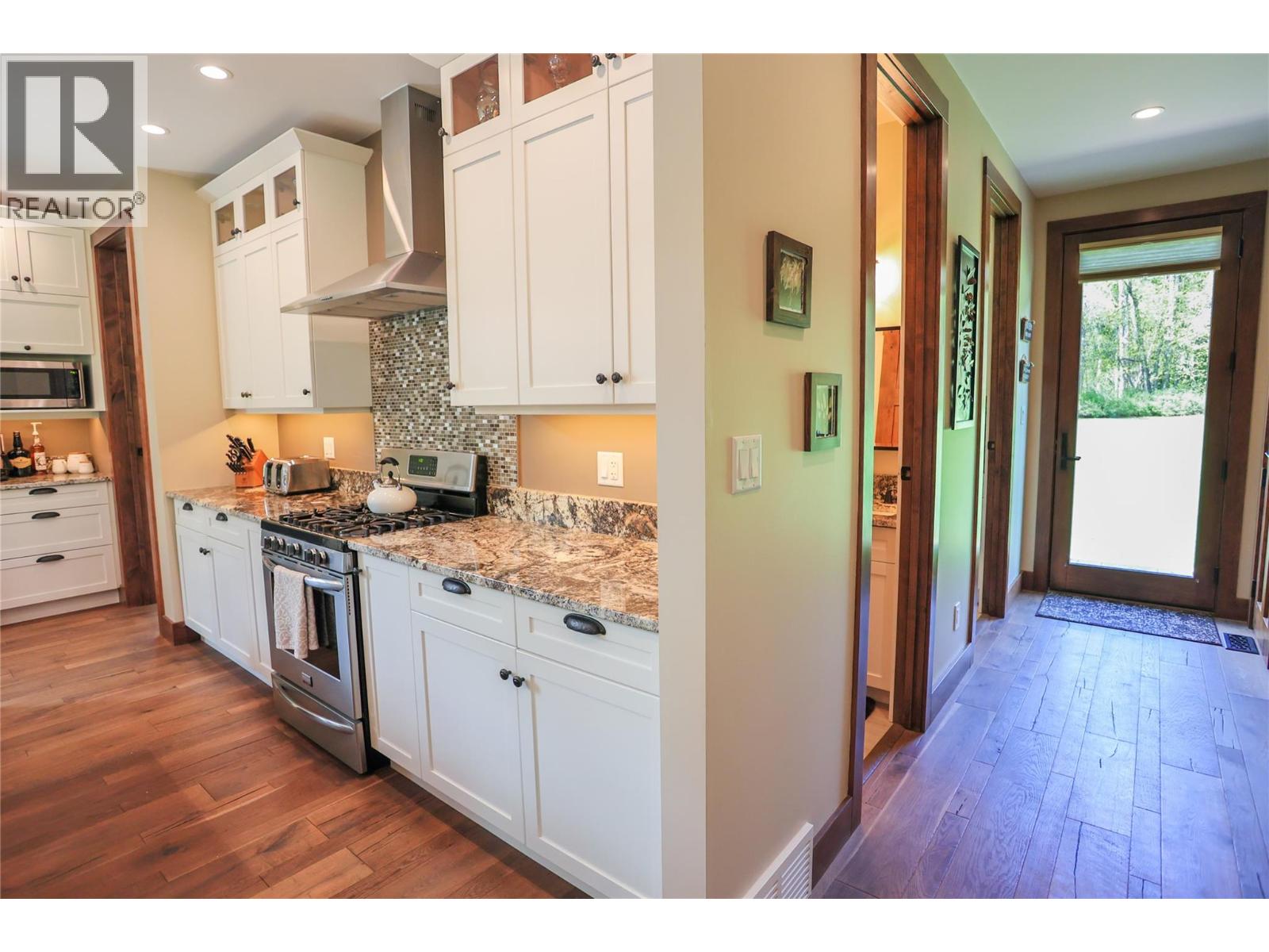 6133 Pippers Lane, Nelson, British Columbia  V1L 6P5 - Photo 11 - 10385583