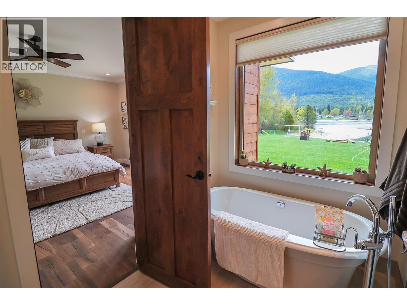 6133 Pippers Lane, Nelson, British Columbia  V1L 6P5 - Photo 28 - 10385583