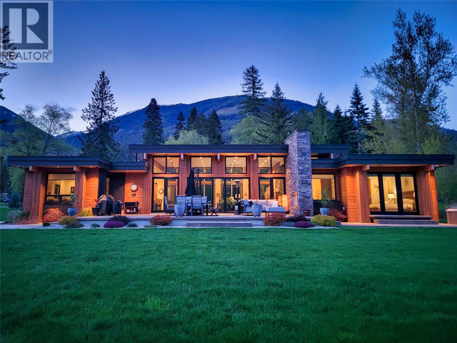 6133 Pippers Lane, Nelson, British Columbia  V1L 6P5 - Photo 5 - 10385583