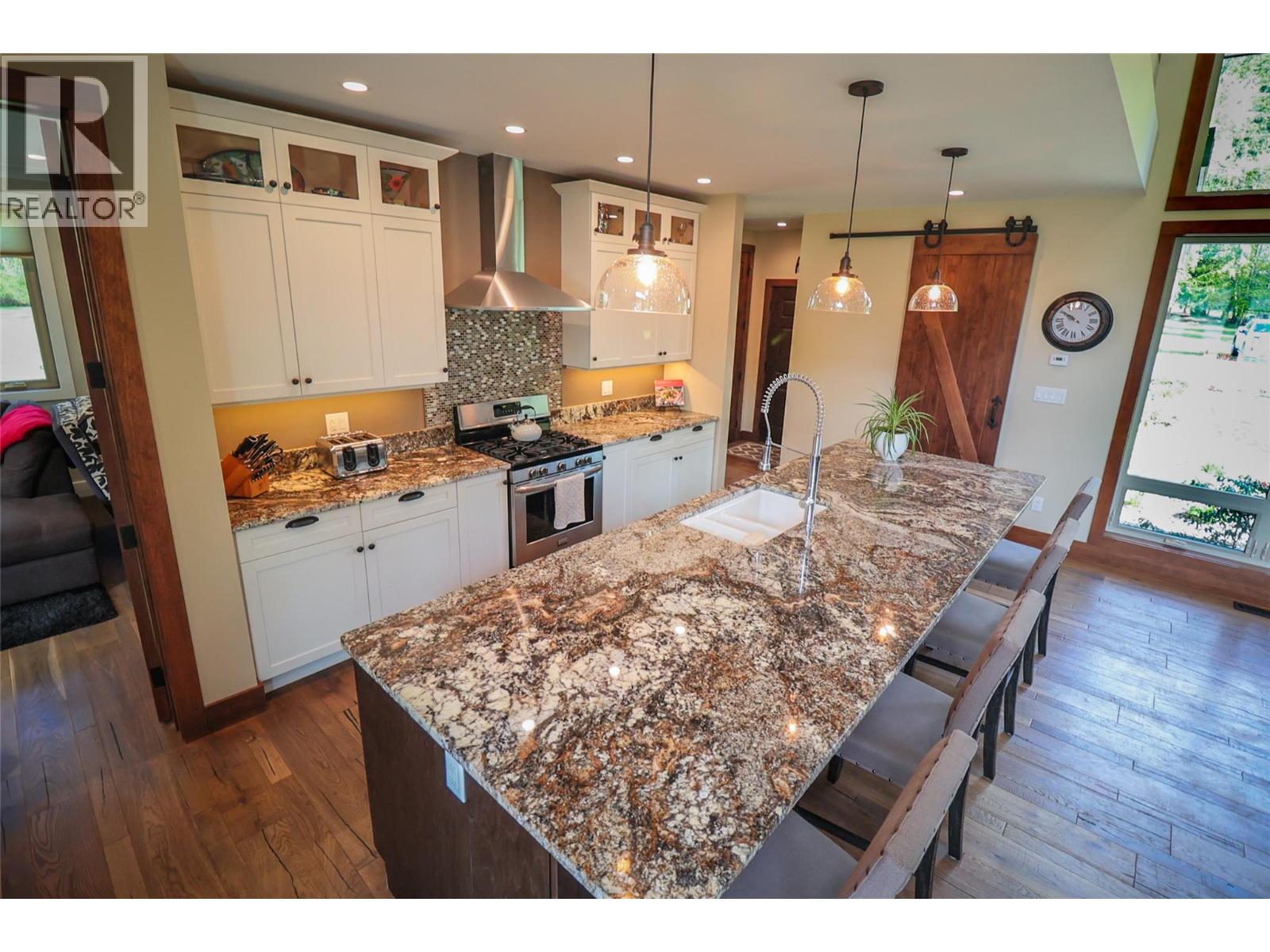 6133 Pippers Lane, Nelson, British Columbia  V1L 6P5 - Photo 7 - 10385583