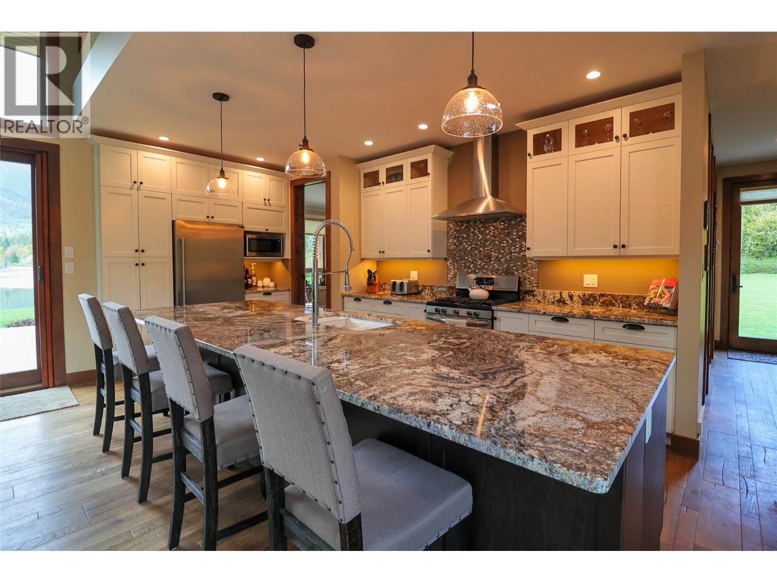 6133 Pippers Lane, Nelson, British Columbia  V1L 6P5 - Photo 8 - 10385583