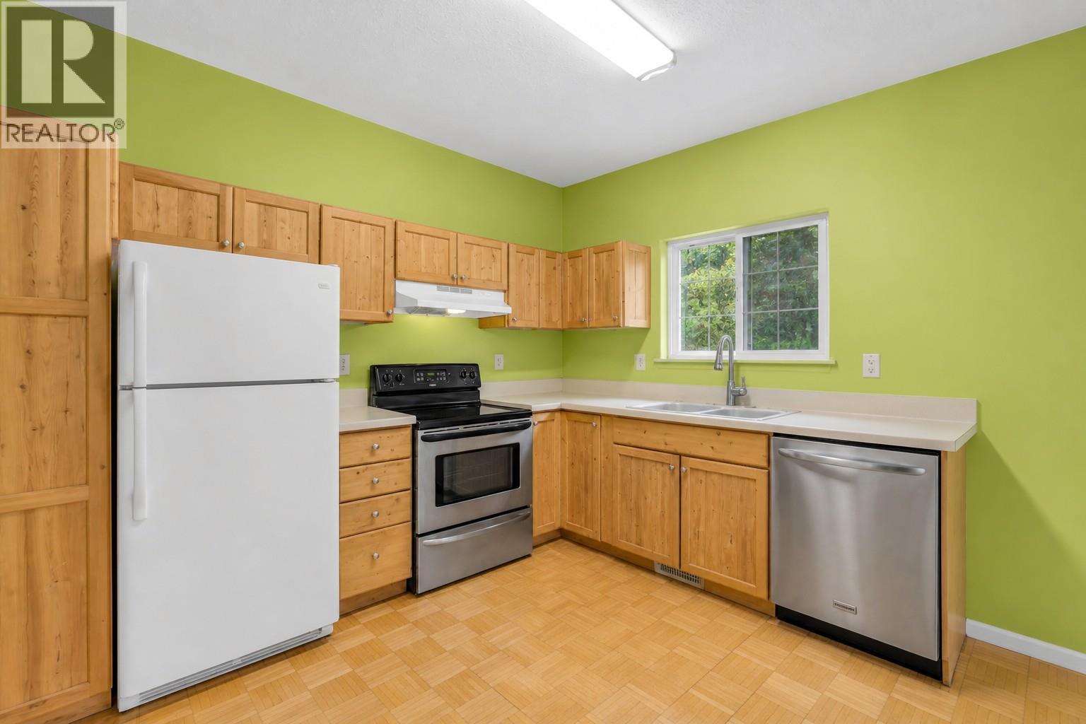523 Grand Oro Road, Kaleden, British Columbia  V0H 1K0 - Photo 15 - 10385721