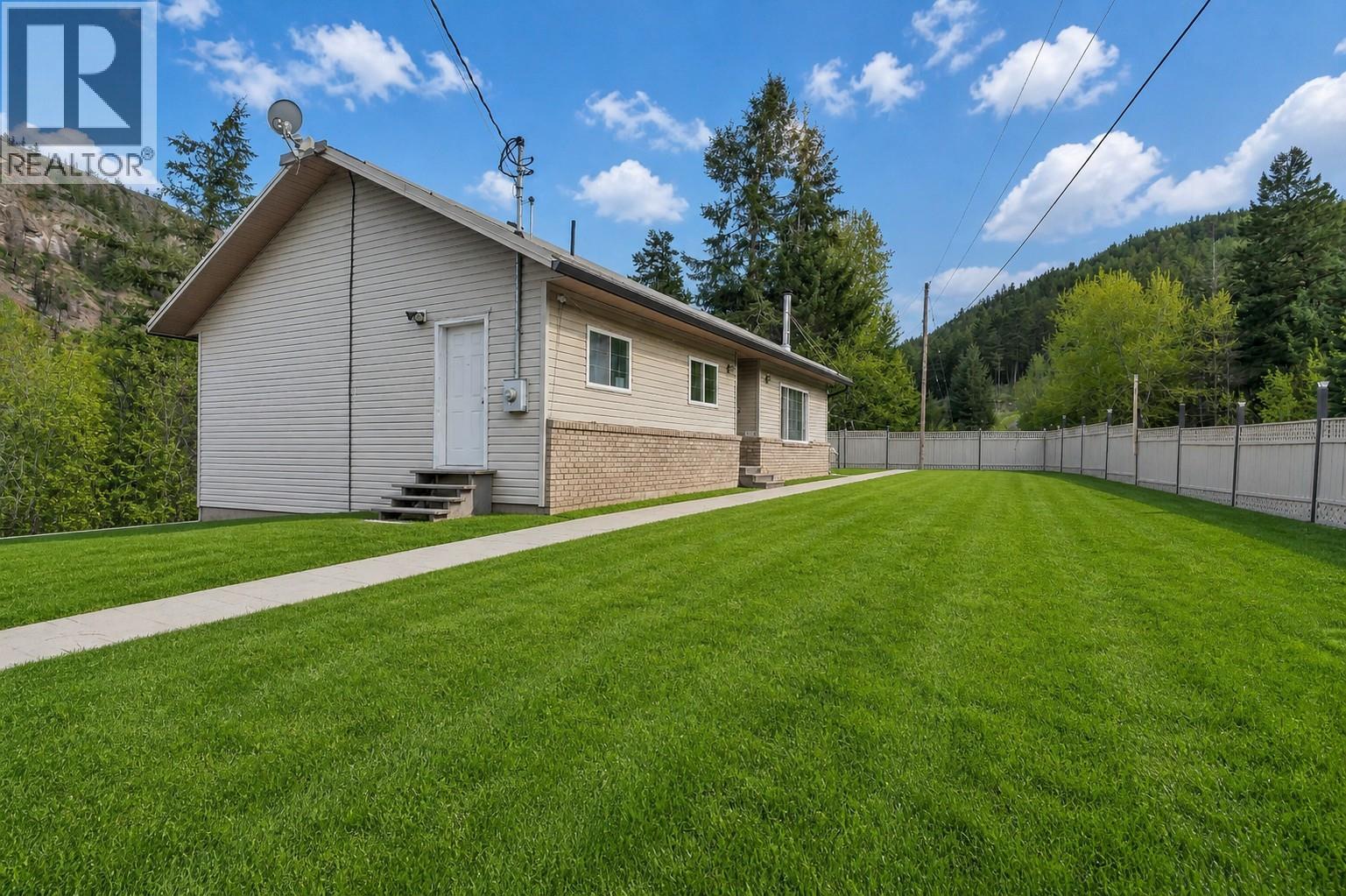 523 Grand Oro Road, Kaleden, British Columbia  V0H 1K0 - Photo 35 - 10385721
