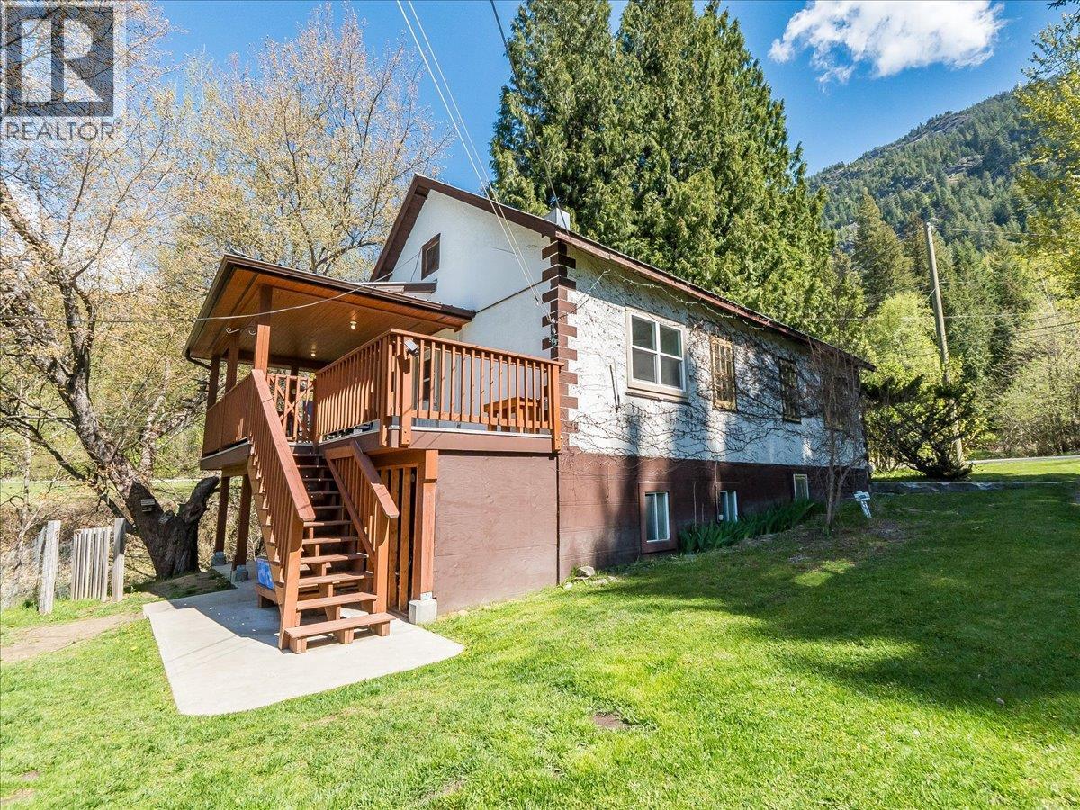 1448 Pass Creek Road, castlegar, British Columbia